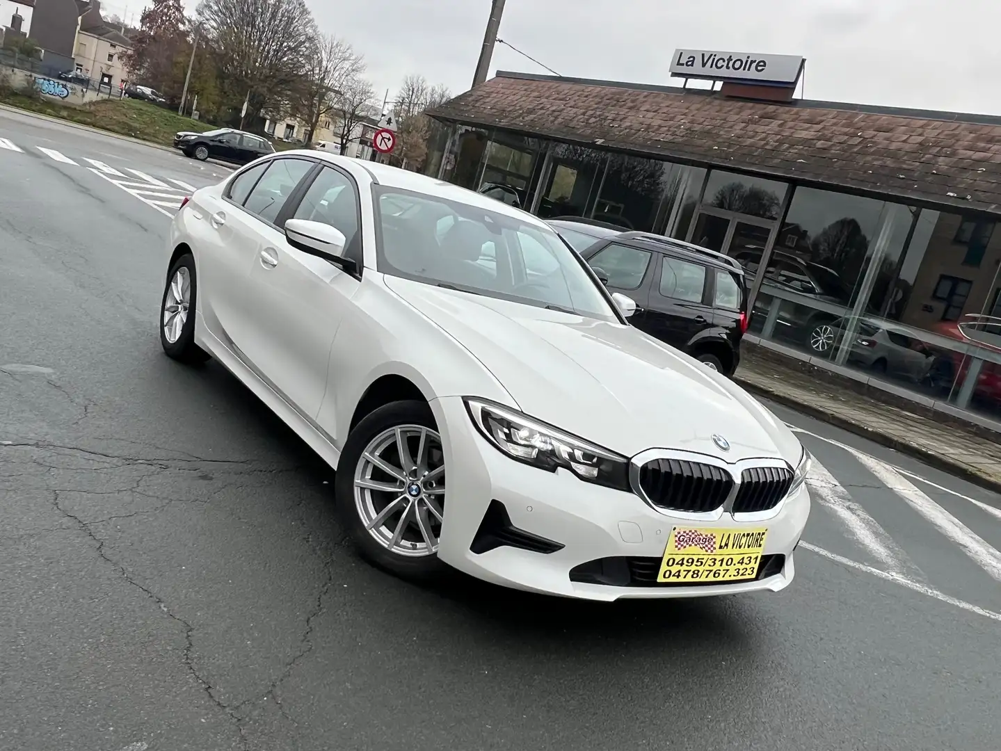 BMW 318 318d 4 Portes Cuir//CLim//GPS//Phare Xénon Blanc - 1