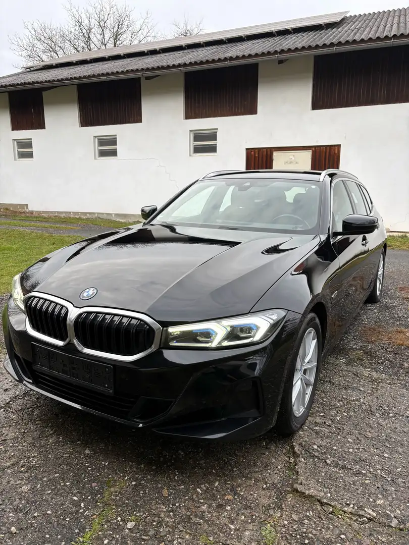 BMW 318 320e G21 Touring*Facelift CURVED*LASER Schwarz - 1