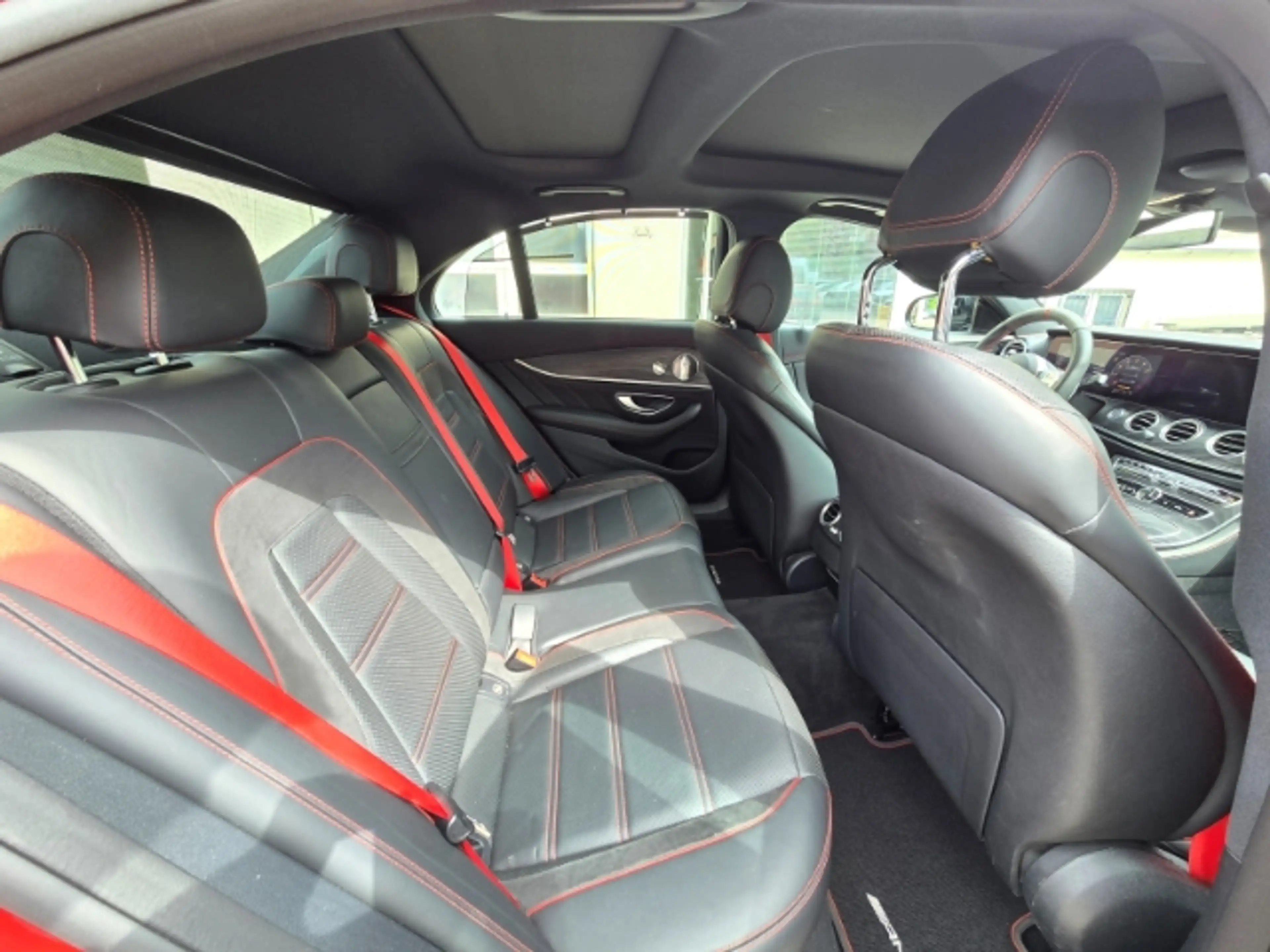 Mercedes-Benz E 53 AMG 4 Matic+ — photo 9