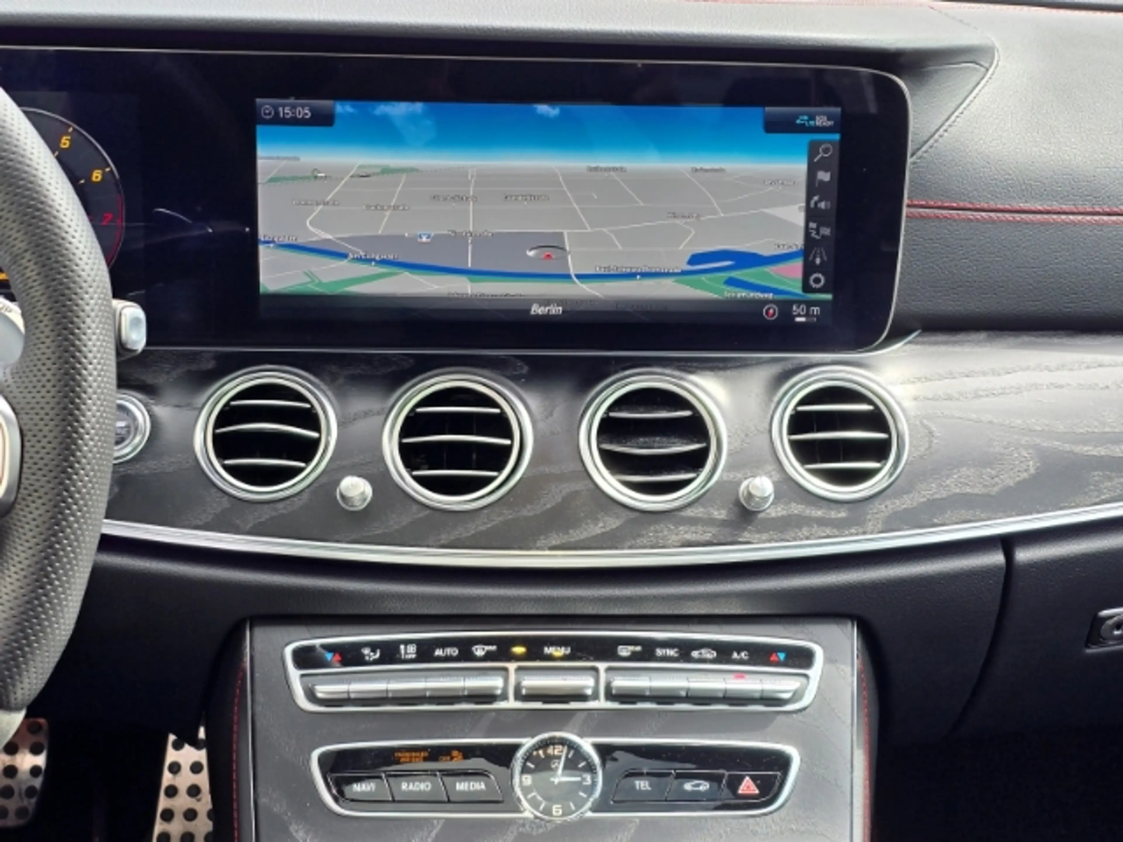 Mercedes-Benz E 53 AMG 4 Matic+ — photo 13