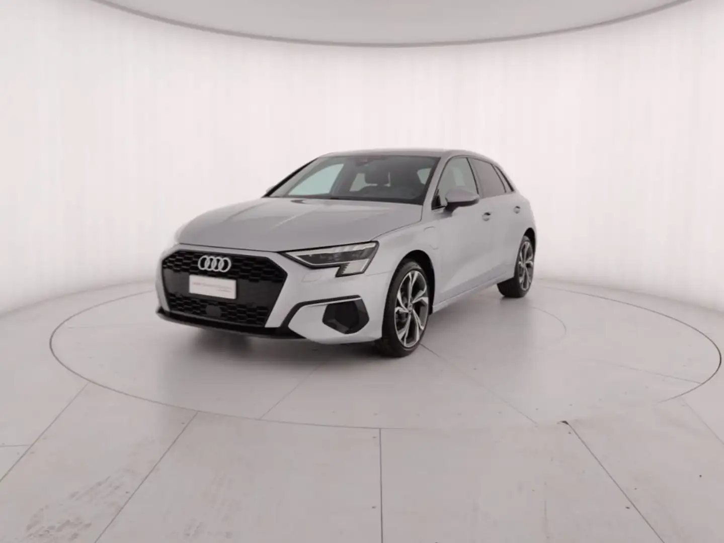 Audi A3 SPB 40 TFSI e S tronic Business Advanced Zilver - 1