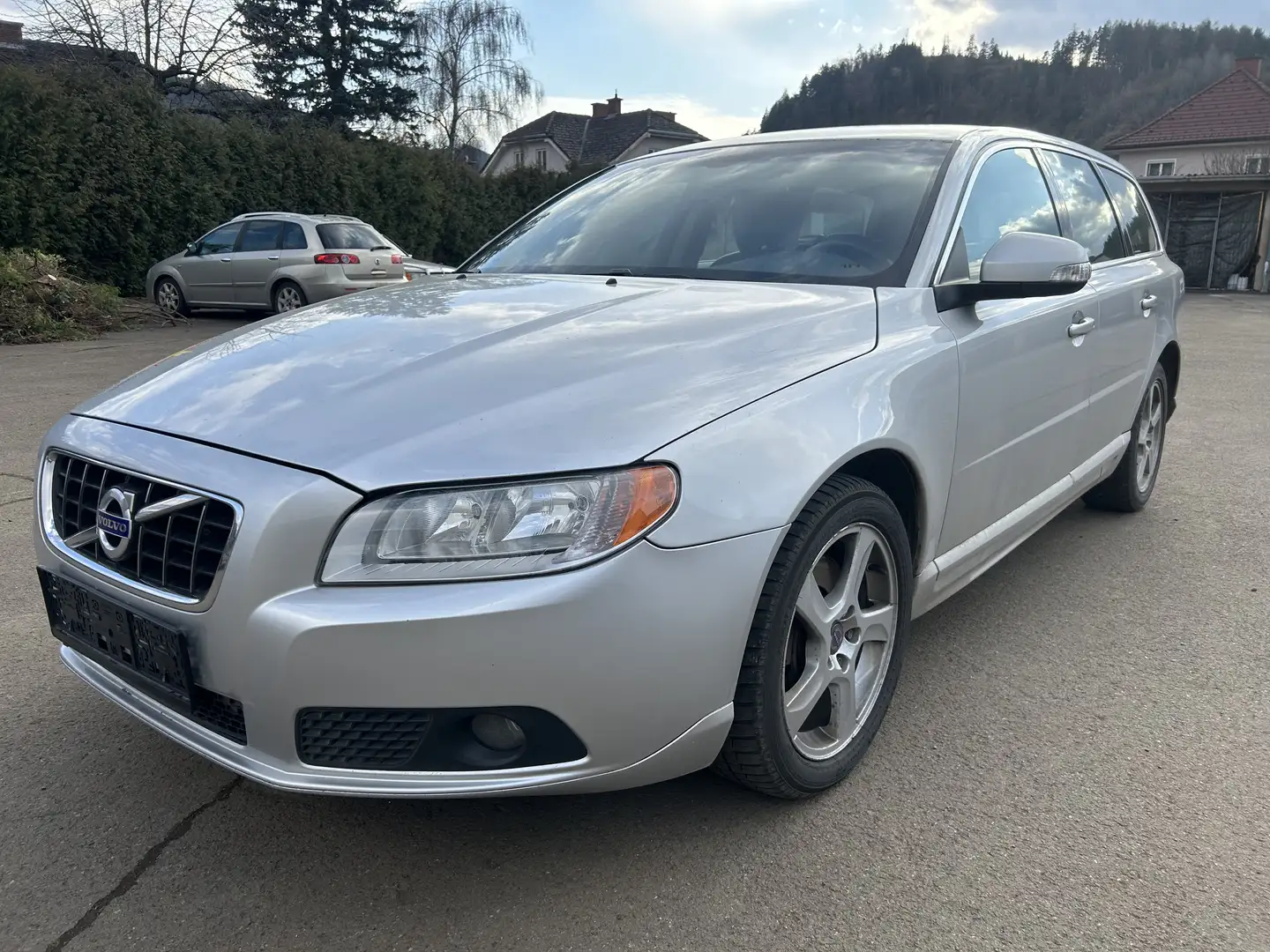 Volvo V70 D5 R-Design—Email werden nicht beantwortet—- - 1