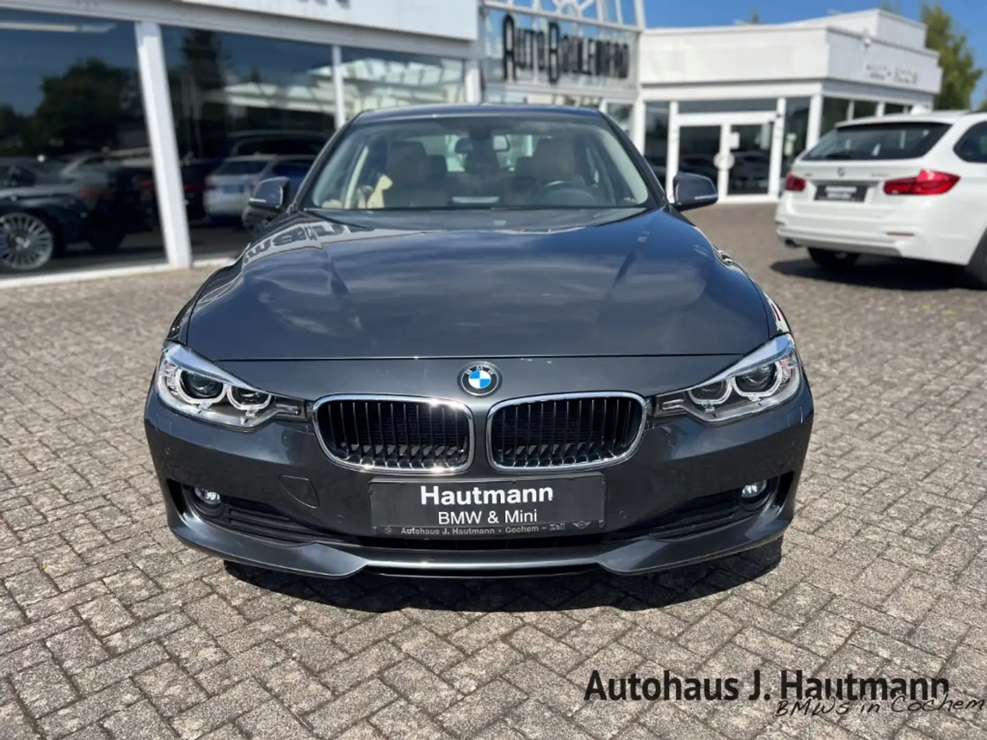 BMW 320 d AUTOMATIK +NAVI+LEDER+PDC+TEMPO+XENON+ Grigio - 2