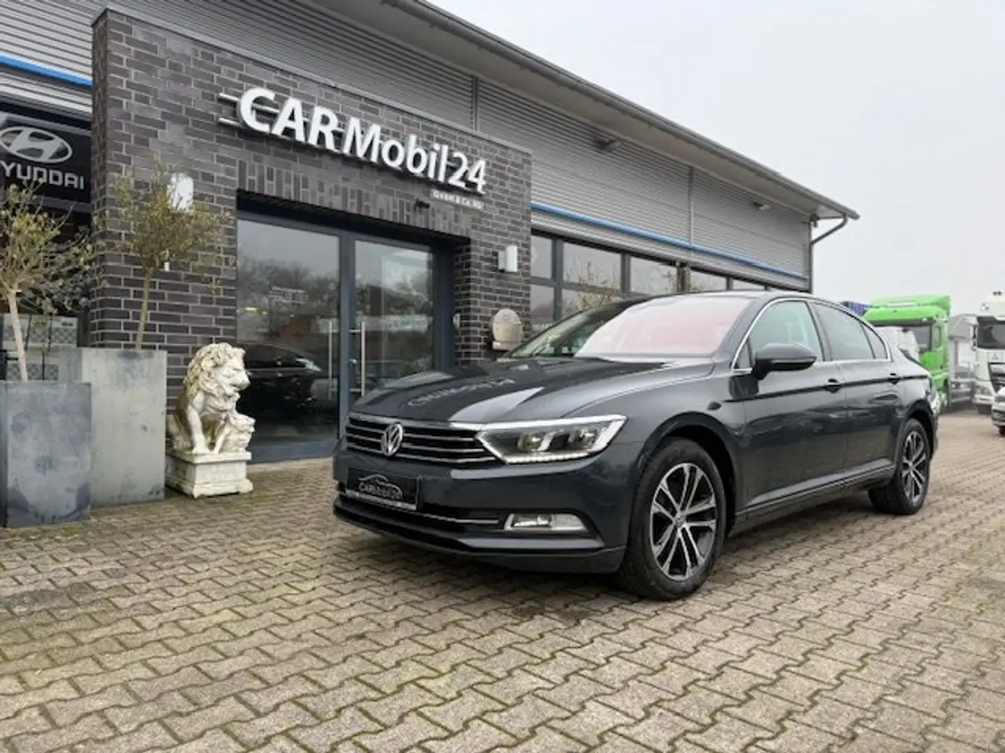 Volkswagen Passat Lim 2.0 TDI SCR DSG Comfortline Szürke - 1