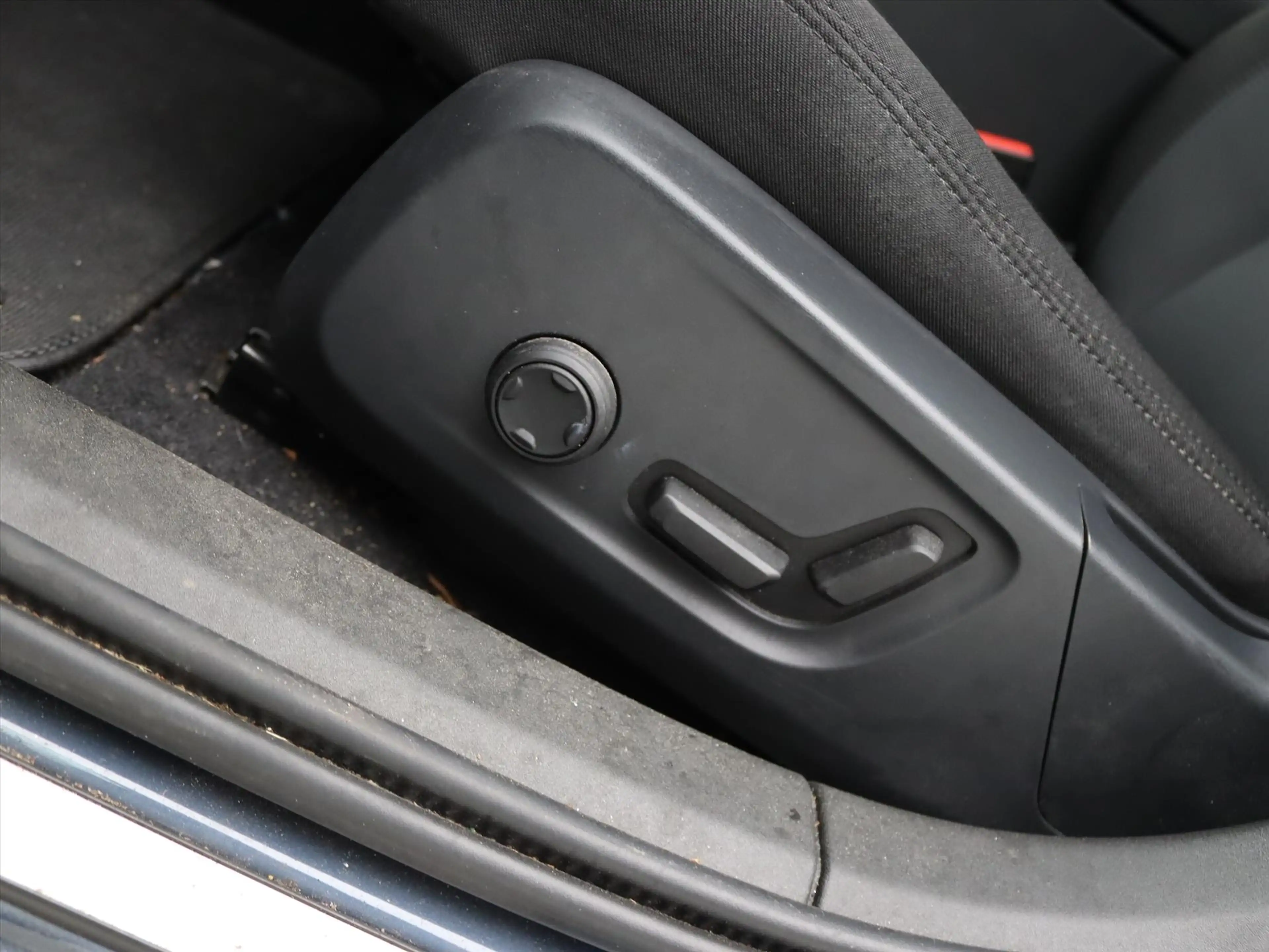 Polestar 2 Standard Range Single Motor 224PK 95.7% SoH [ TREK — photo 19