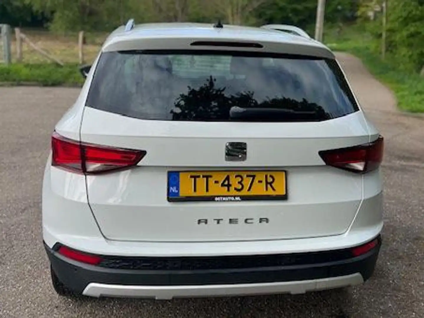 SEAT Ateca Ateca 1.0 EcoTSI St BnsInt Bílá - 2