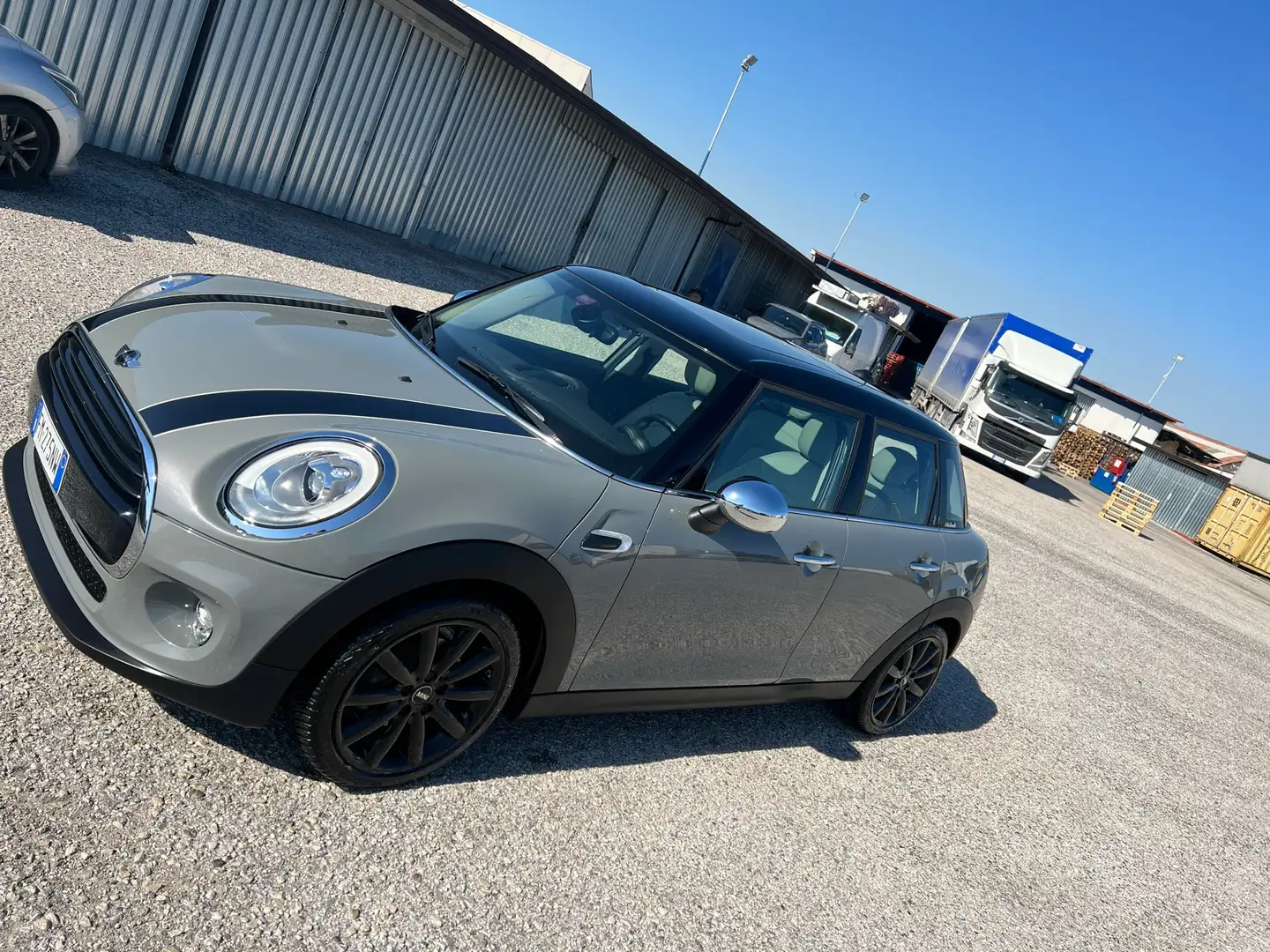 MINI Cooper D Coupe business - 1