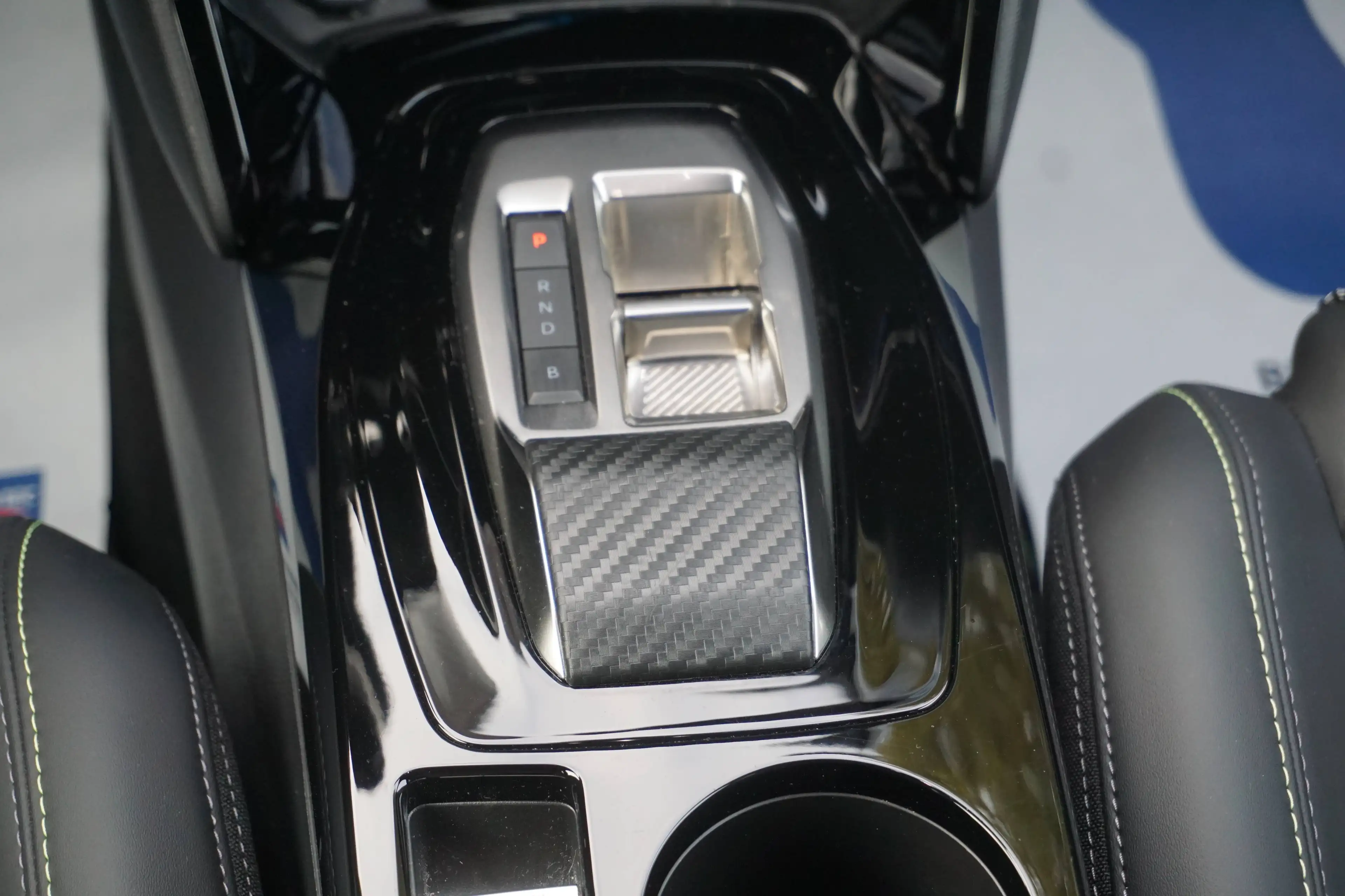 Peugeot e-2008 e-2008 54 kWh GT-SOH 96-Navi-Cam-Keyless-Acc-Aut-Carplay-Garantie — photo 11