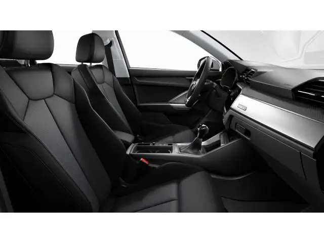 Audi Q3 view 7