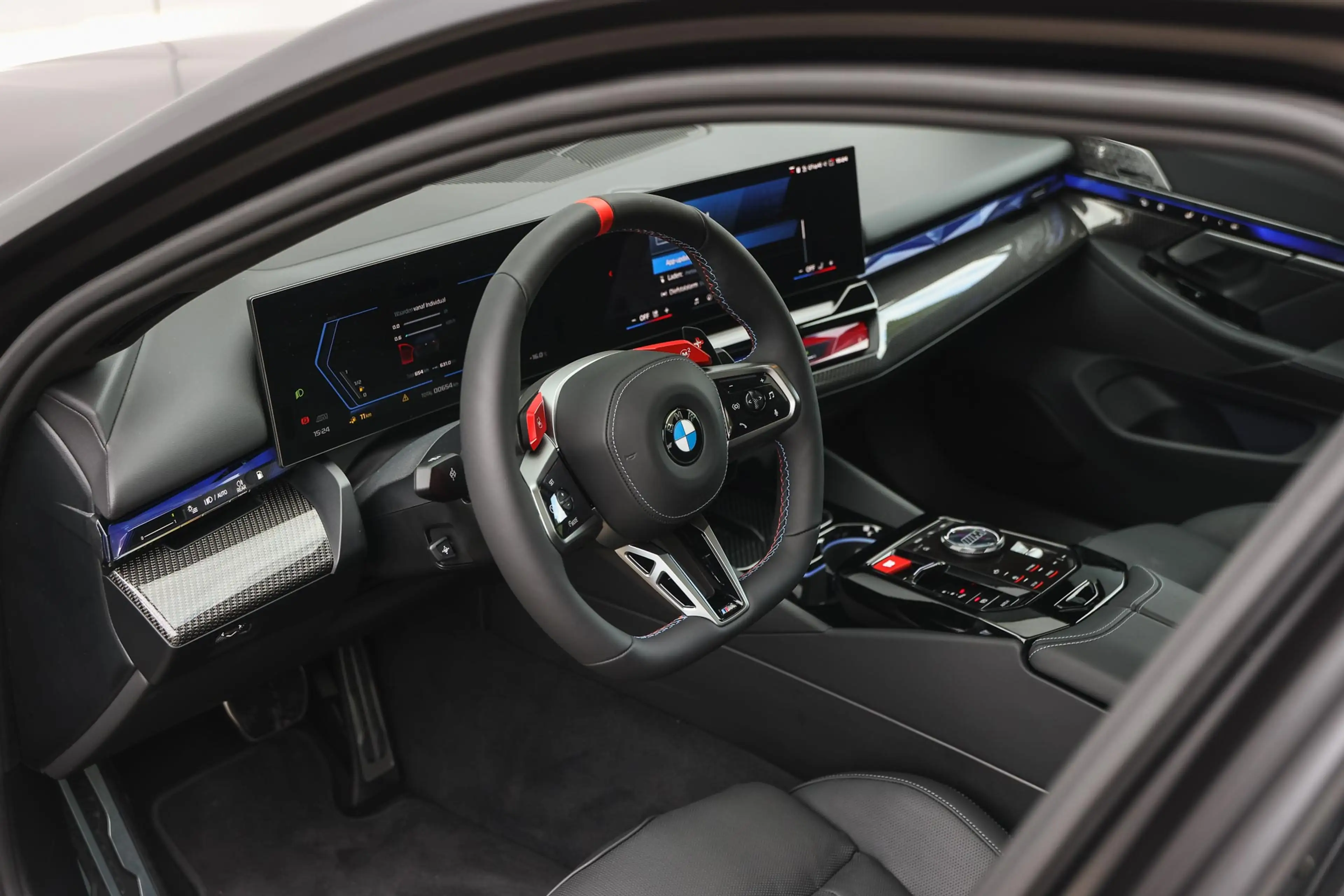 BMW M5 Automaat / M Drive Professional / Panoramadak / Bo — photo 11