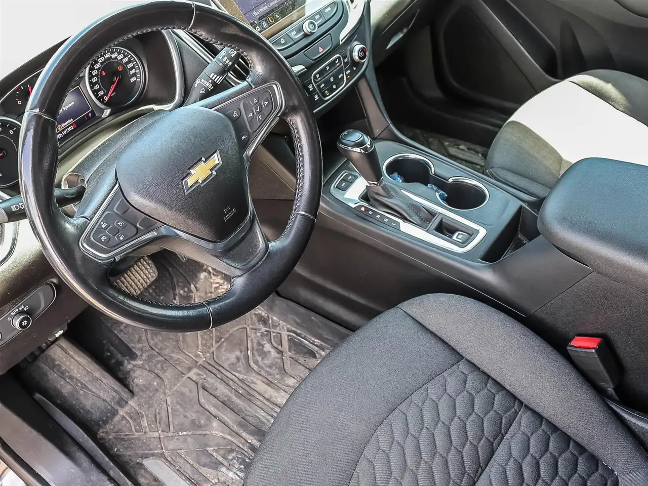 Chevrolet Equinox снимка Chevrolet Equinox