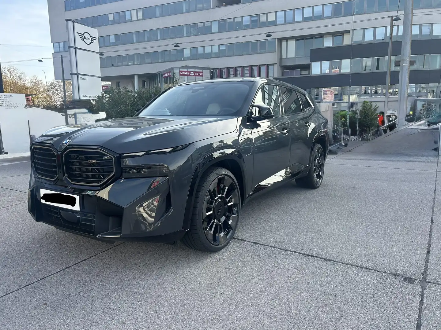 BMW XM - 1