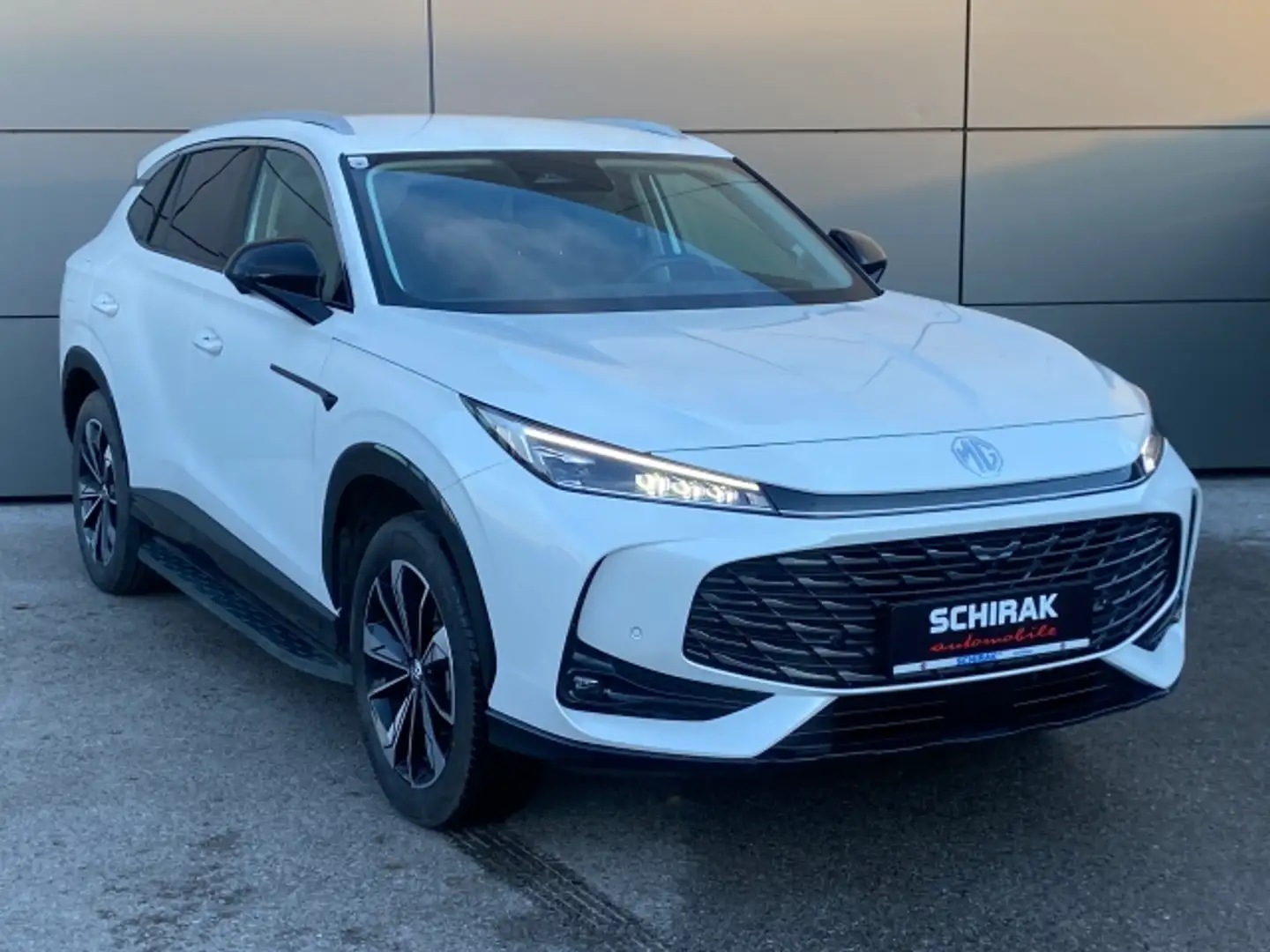 MG HS PHEV+ Luxury 21,4kWh Aut. Weiß - 1