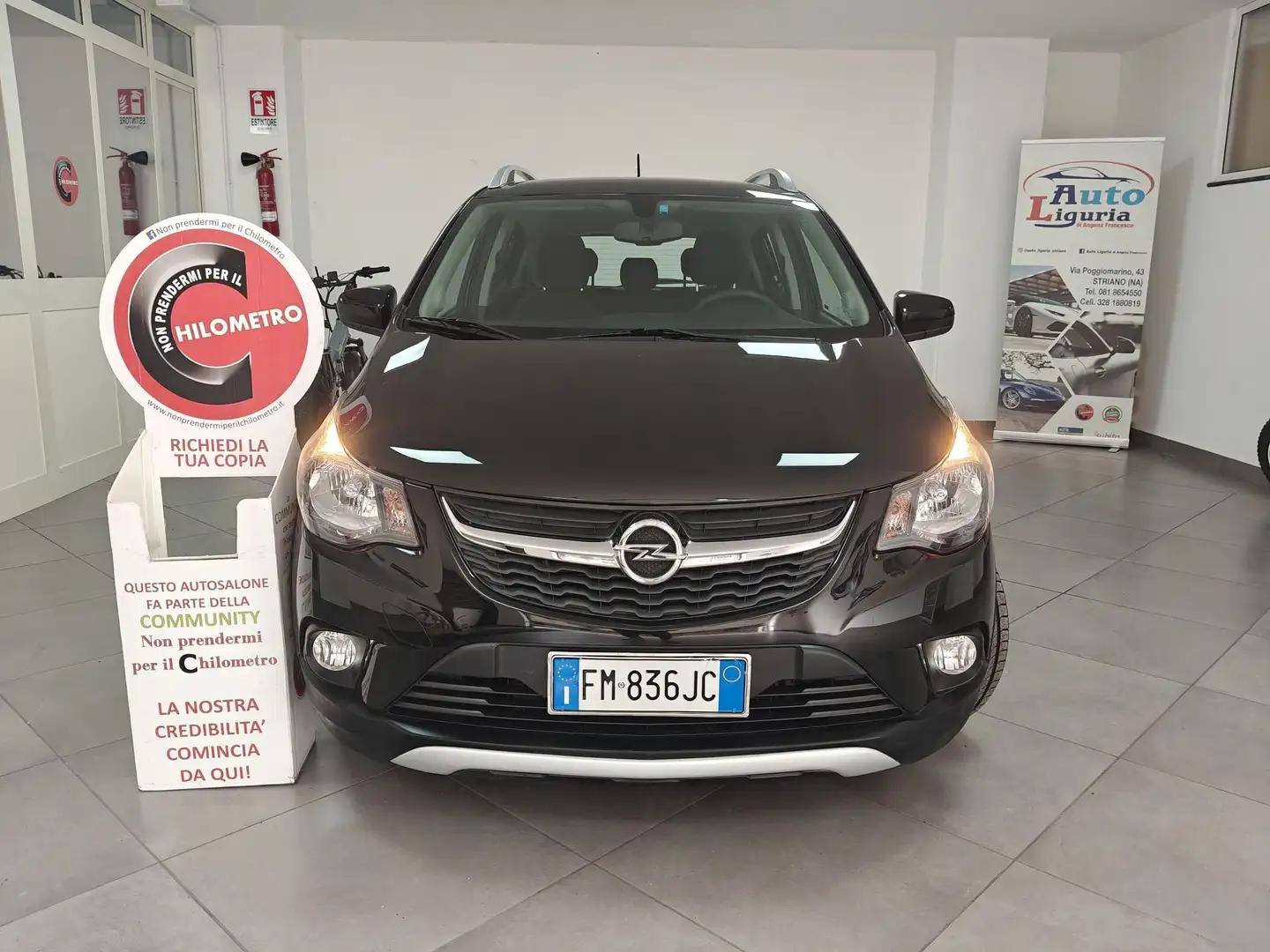 Opel Karl 1.0 75cv Rocks MTA AUTOMATICA Schwarz - 2