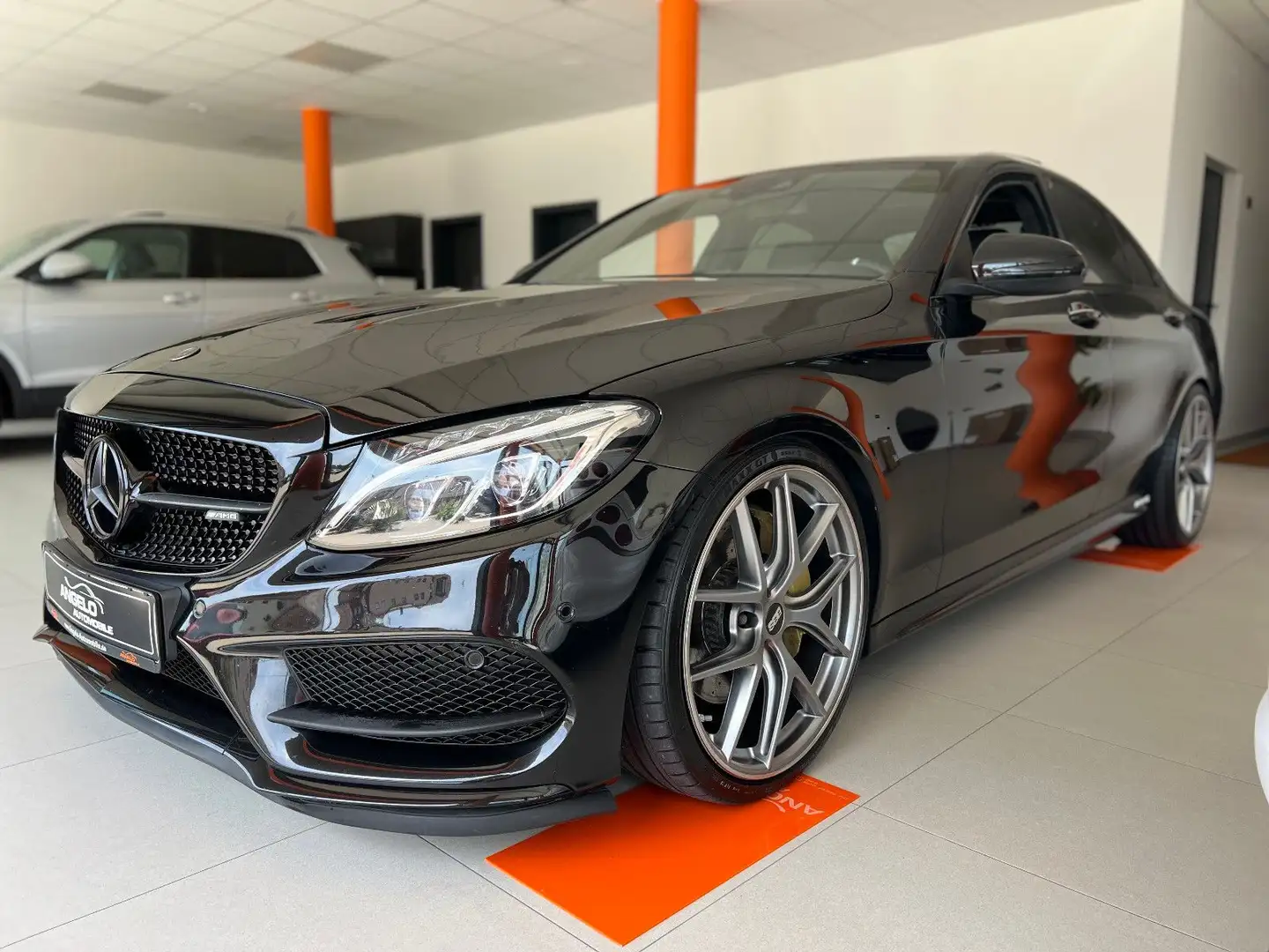 Mercedes-Benz C 400 4Matic AMG*Exclusive *LED*Pano*Head up* Schwarz - 1