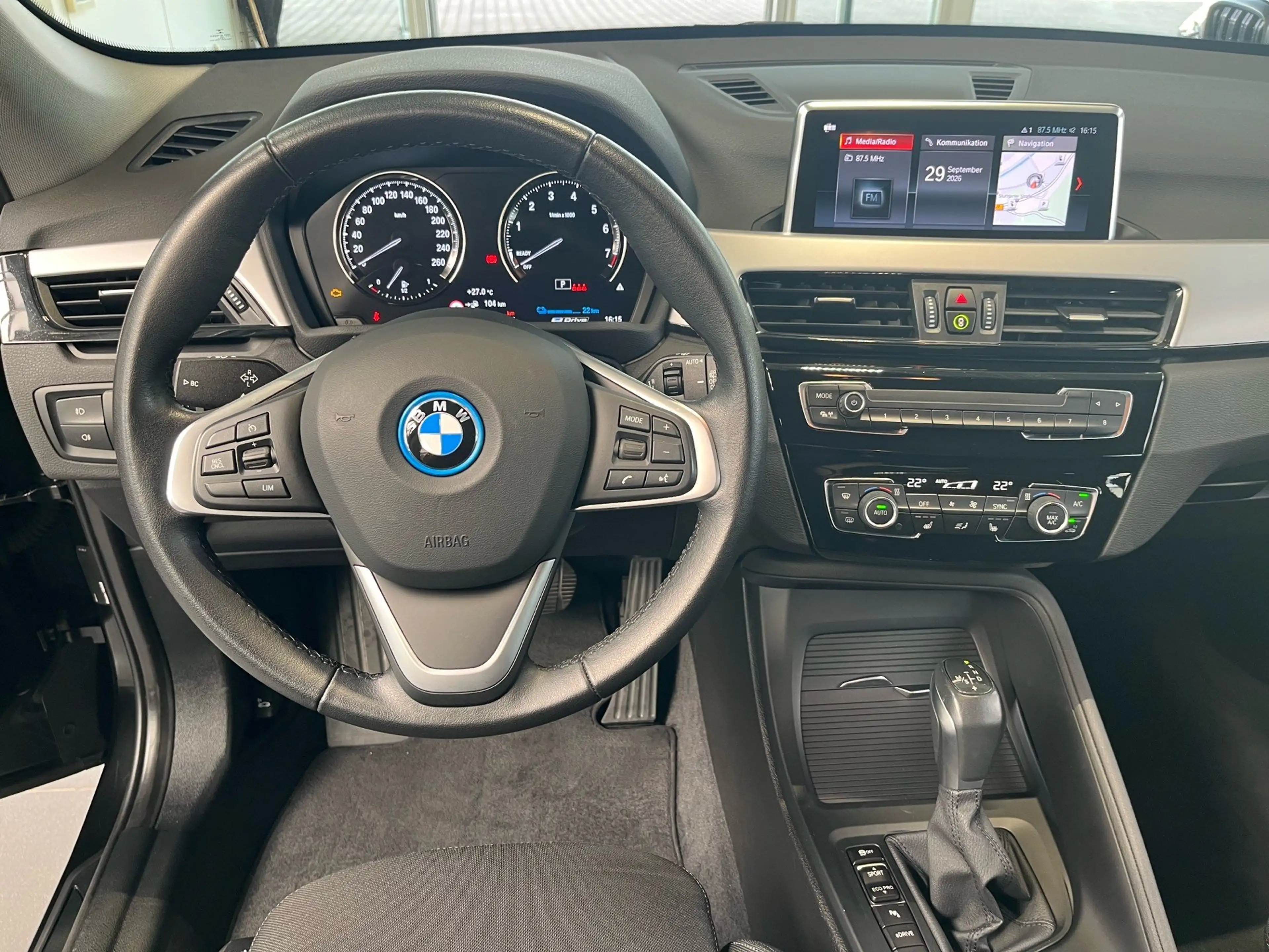 BMW X1 xDrive25e Advantage AHK/Navi/Sportsitz/RFK/Shz/LED — photo 12
