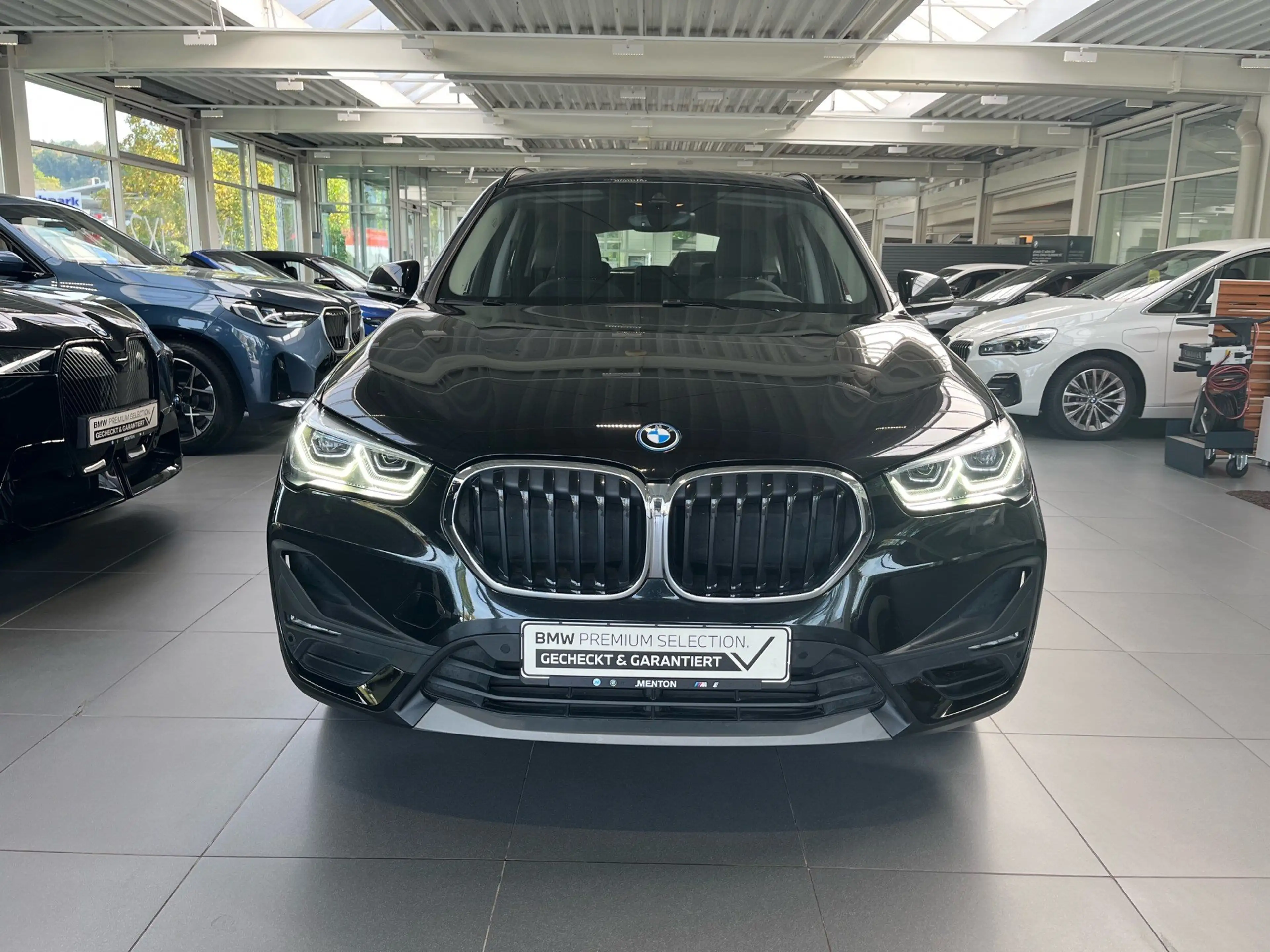 BMW X1 xDrive25e Advantage AHK/Navi/Sportsitz/RFK/Shz/LED — photo 4