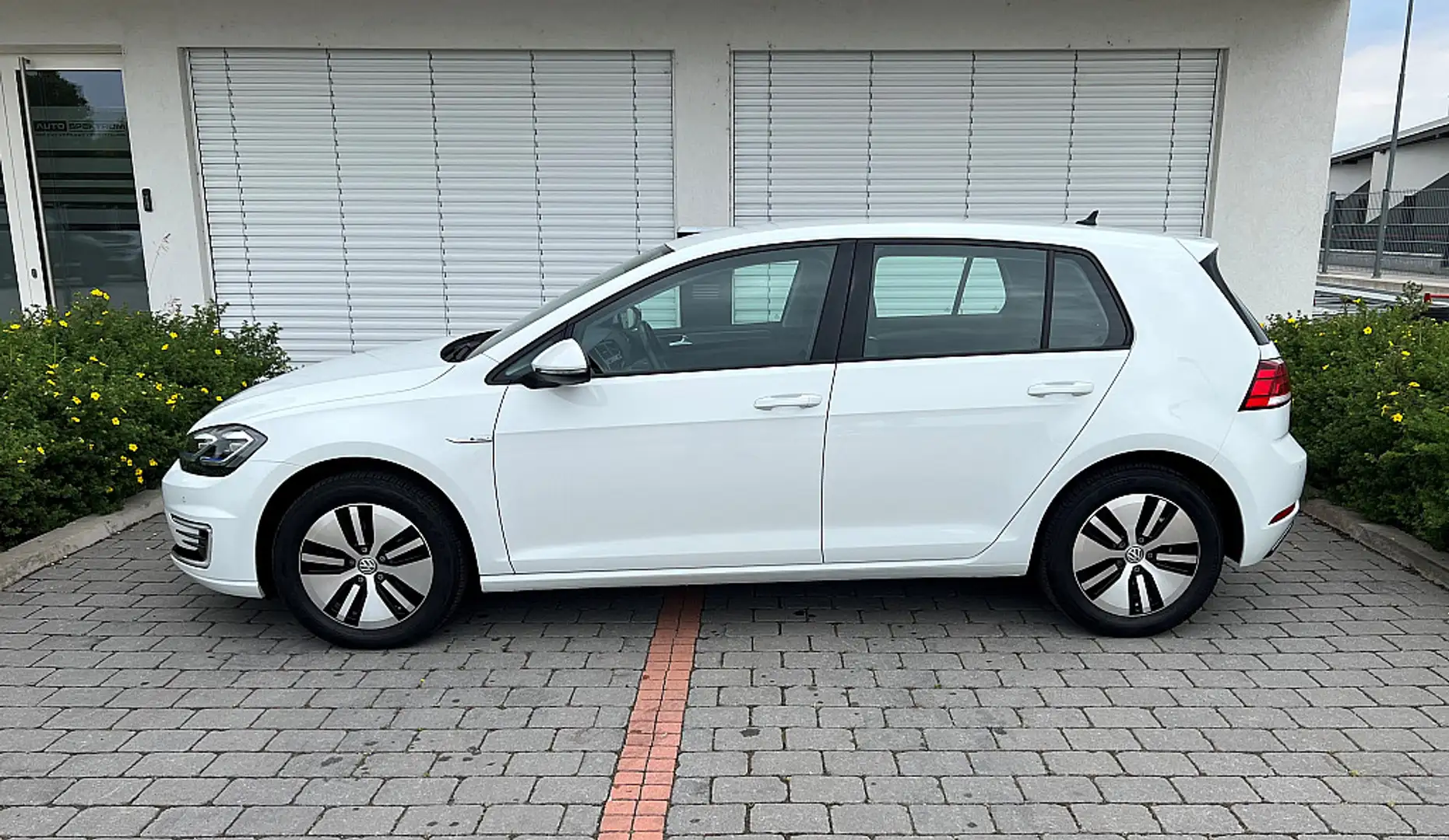 Volkswagen e-Golf 35,8kWh (mit Batterie) Blanc - 2