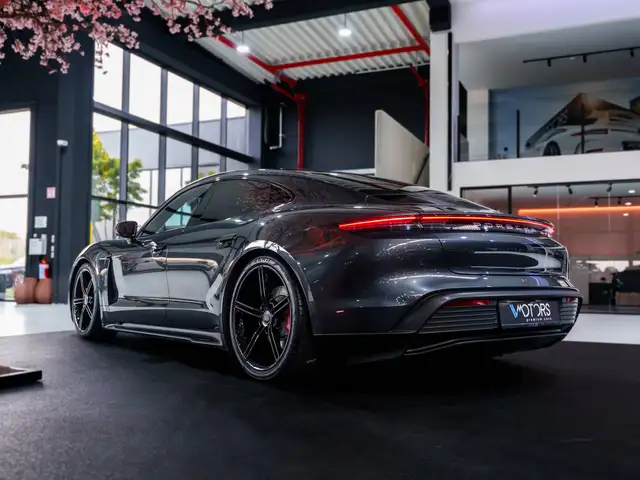 Porsche Taycan view 4