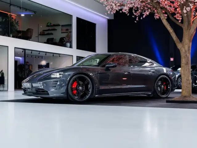 Porsche Taycan view 3