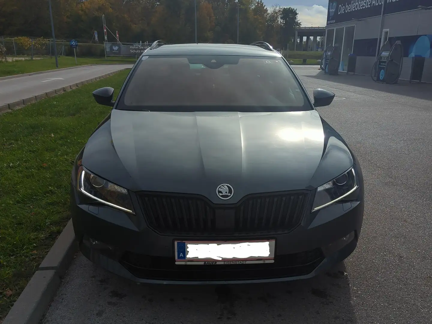 Skoda Superb Superb Kombi 2,0 TDI SCR Sportline DSG Sportline Grau - 2