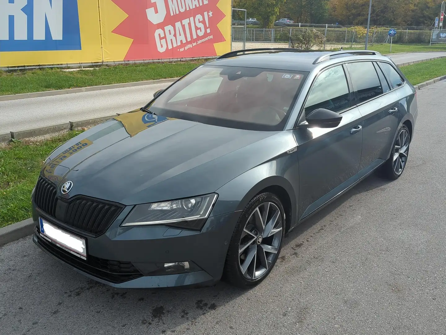 Skoda Superb Superb Kombi 2,0 TDI SCR Sportline DSG Sportline Grau - 1