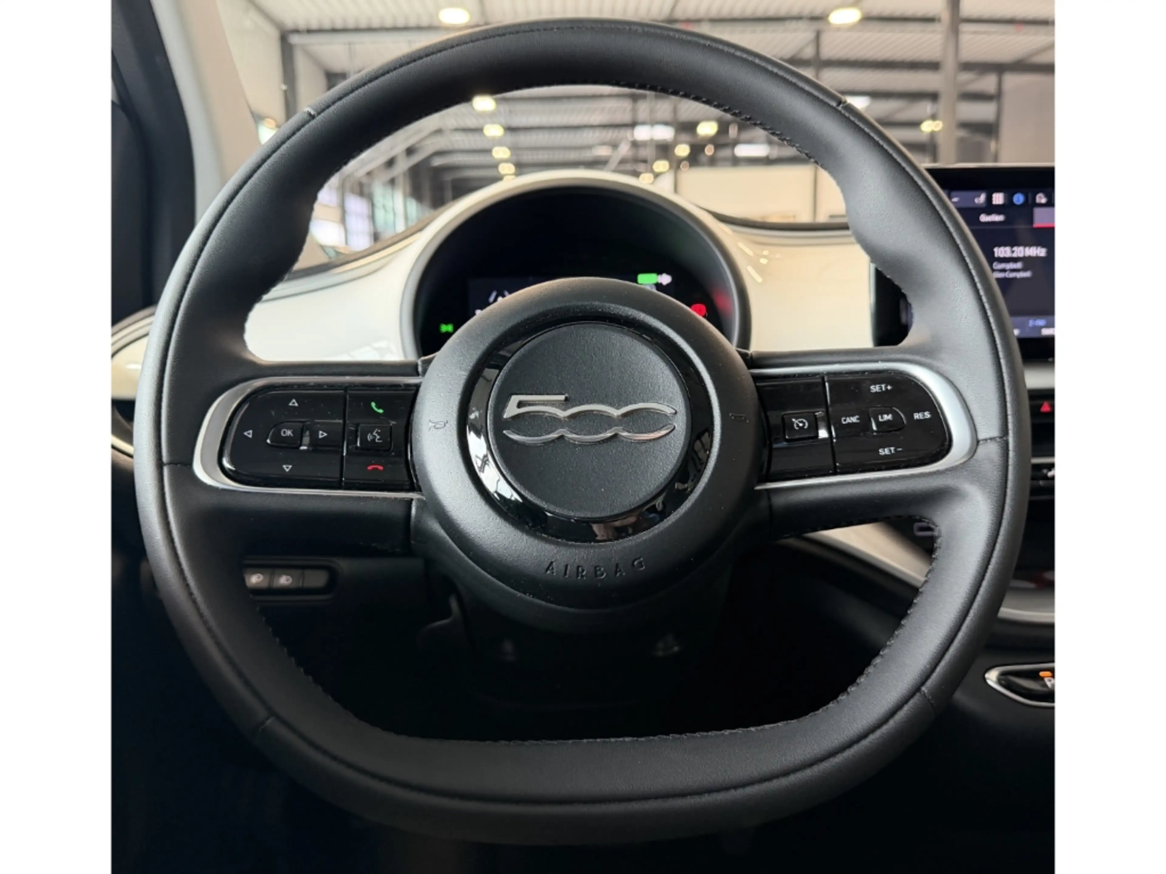 Fiat 500 e Icon *Apple Car Play *Tempomat — photo 14