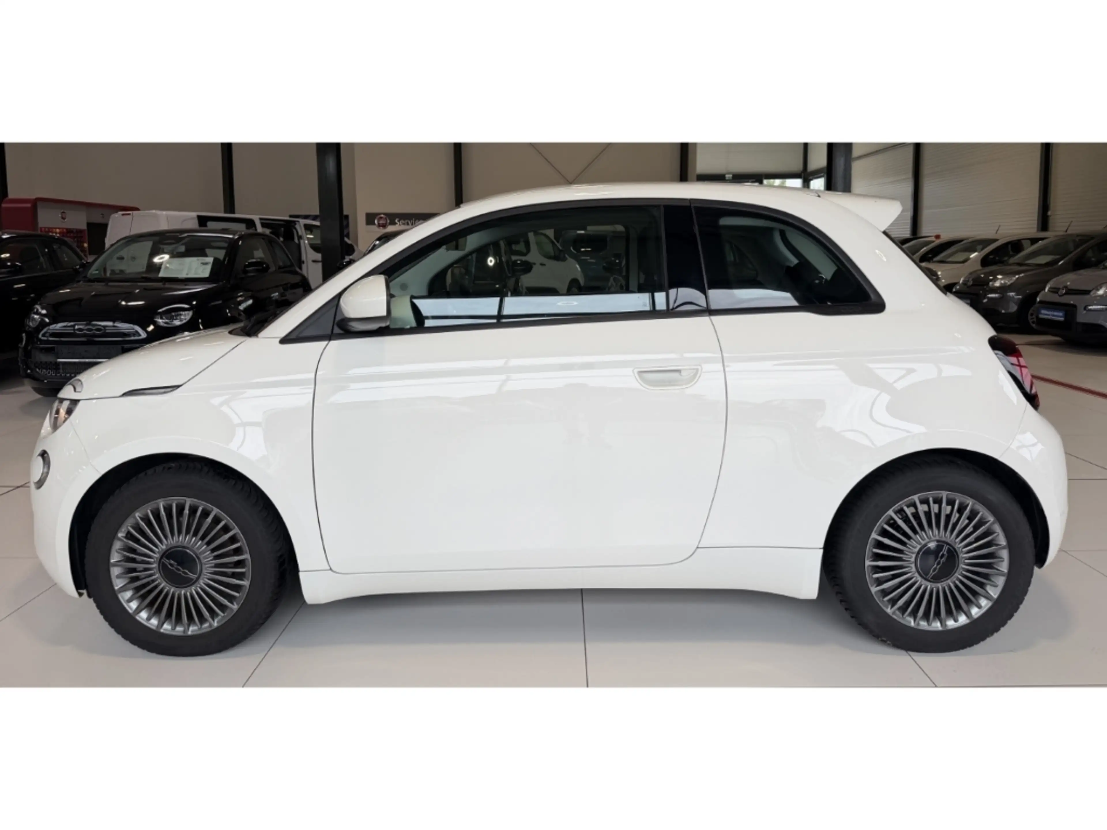 Fiat 500 e Icon *Apple Car Play *Tempomat — photo 4