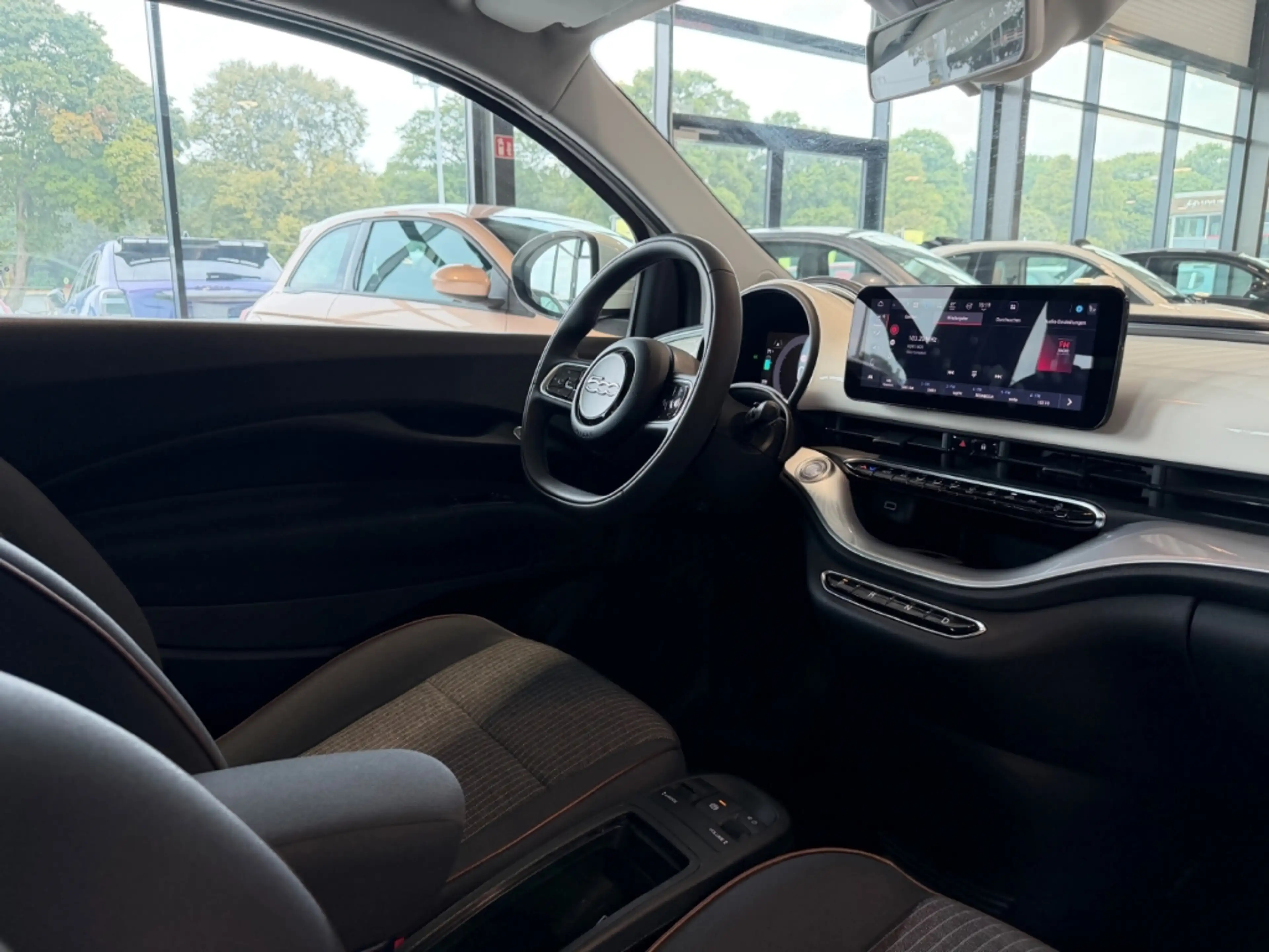 Fiat 500 e Icon *Apple Car Play *Tempomat — photo 11
