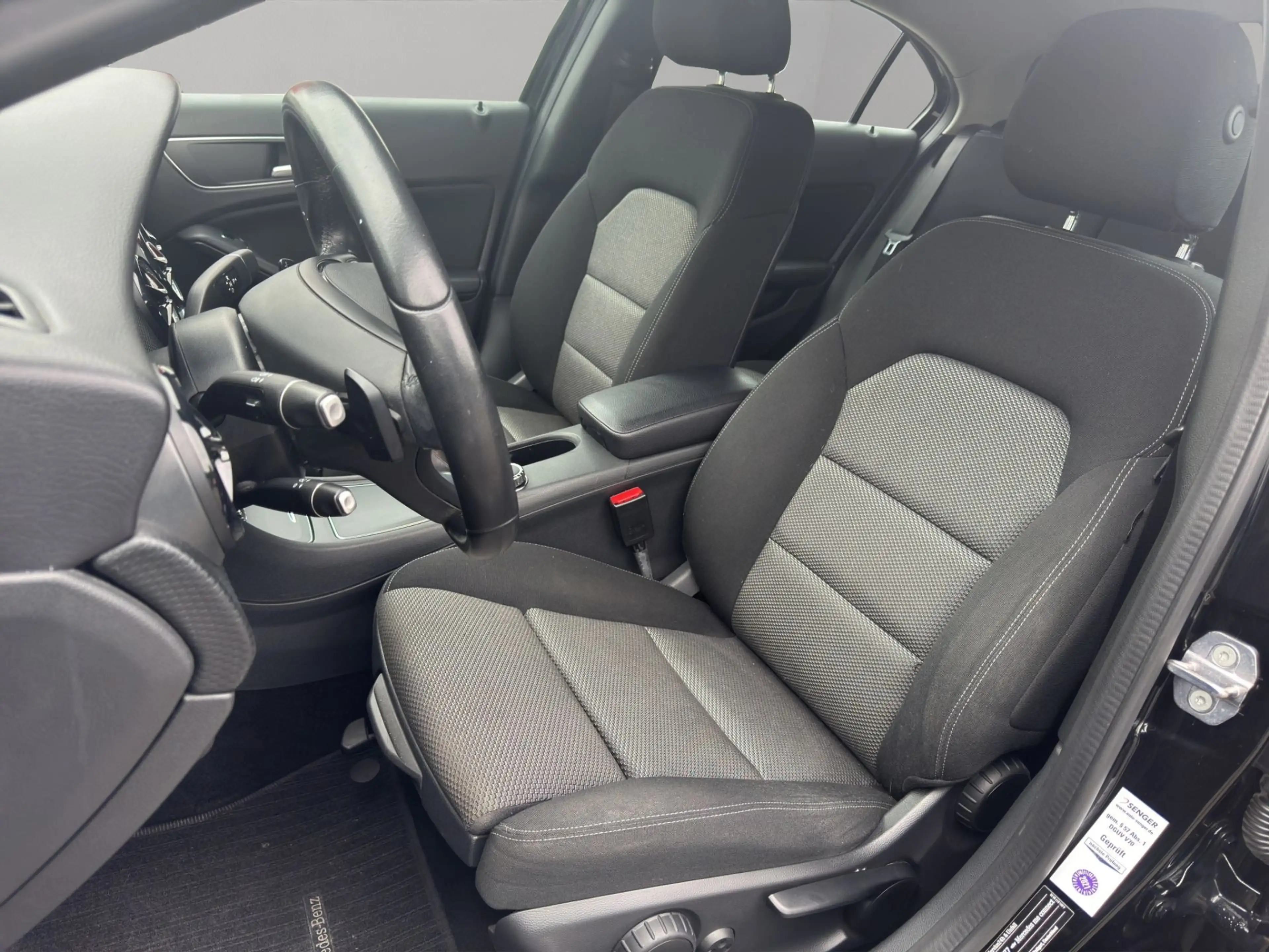 Mercedes-Benz A 200 d — photo 11