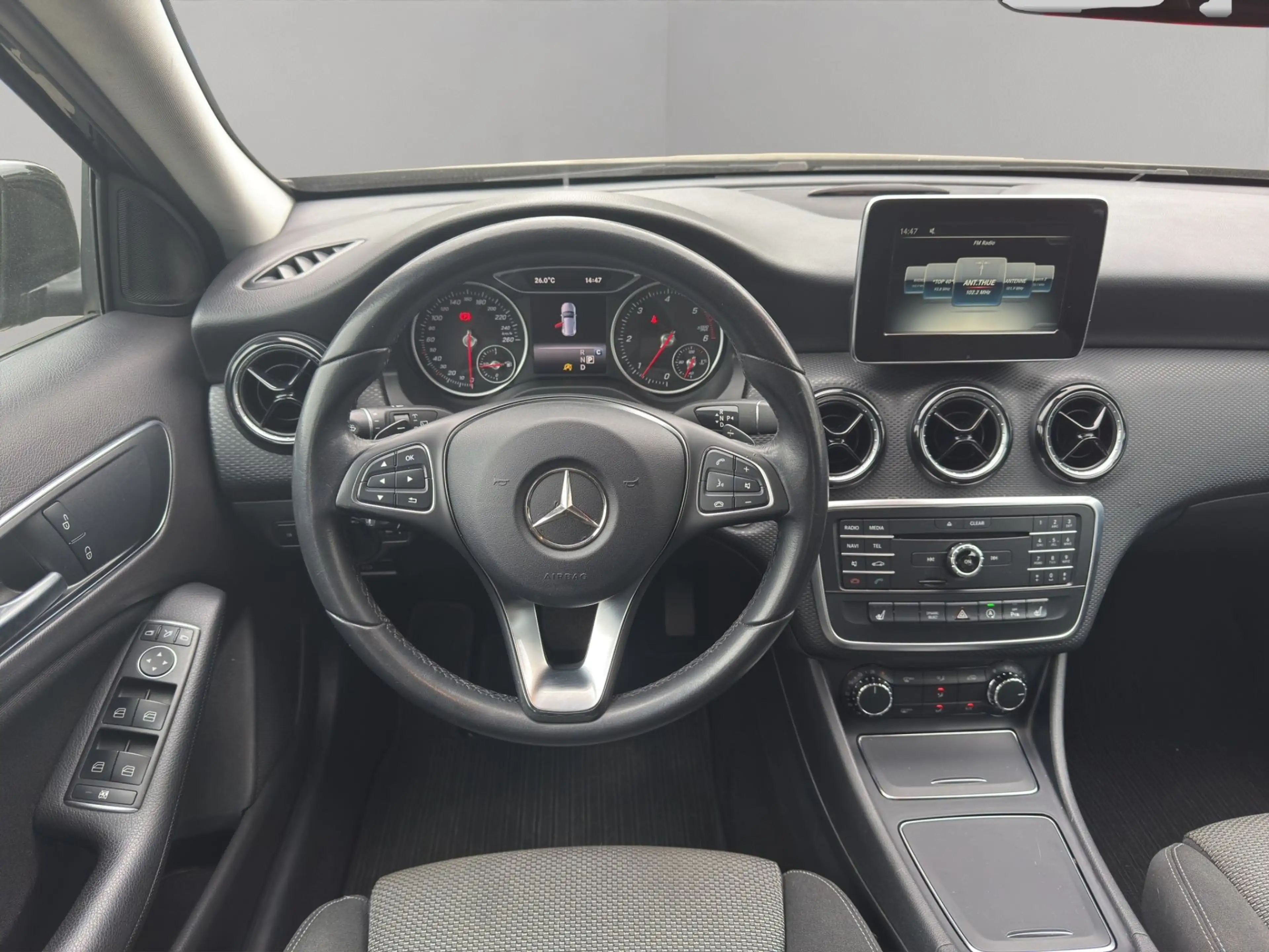 Mercedes-Benz A 200 d — photo 12