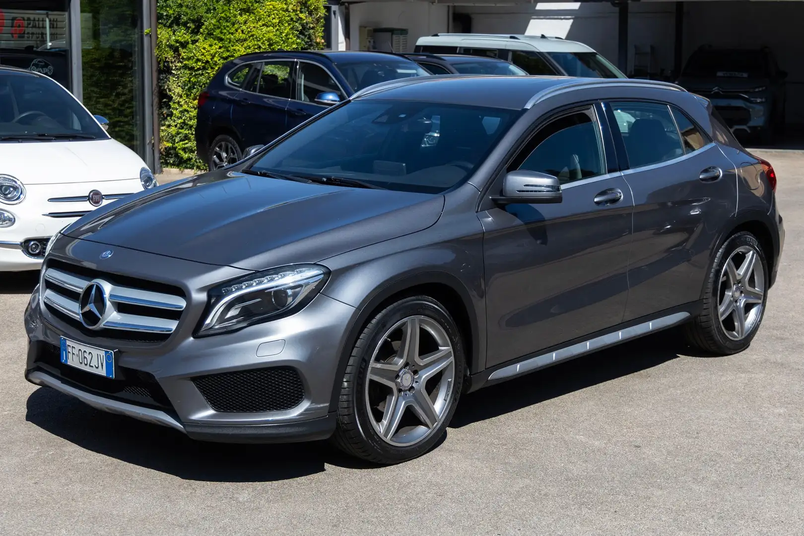 Mercedes-Benz GLA 200 GLA 200 d (cdi) Premium auto Gris - 1