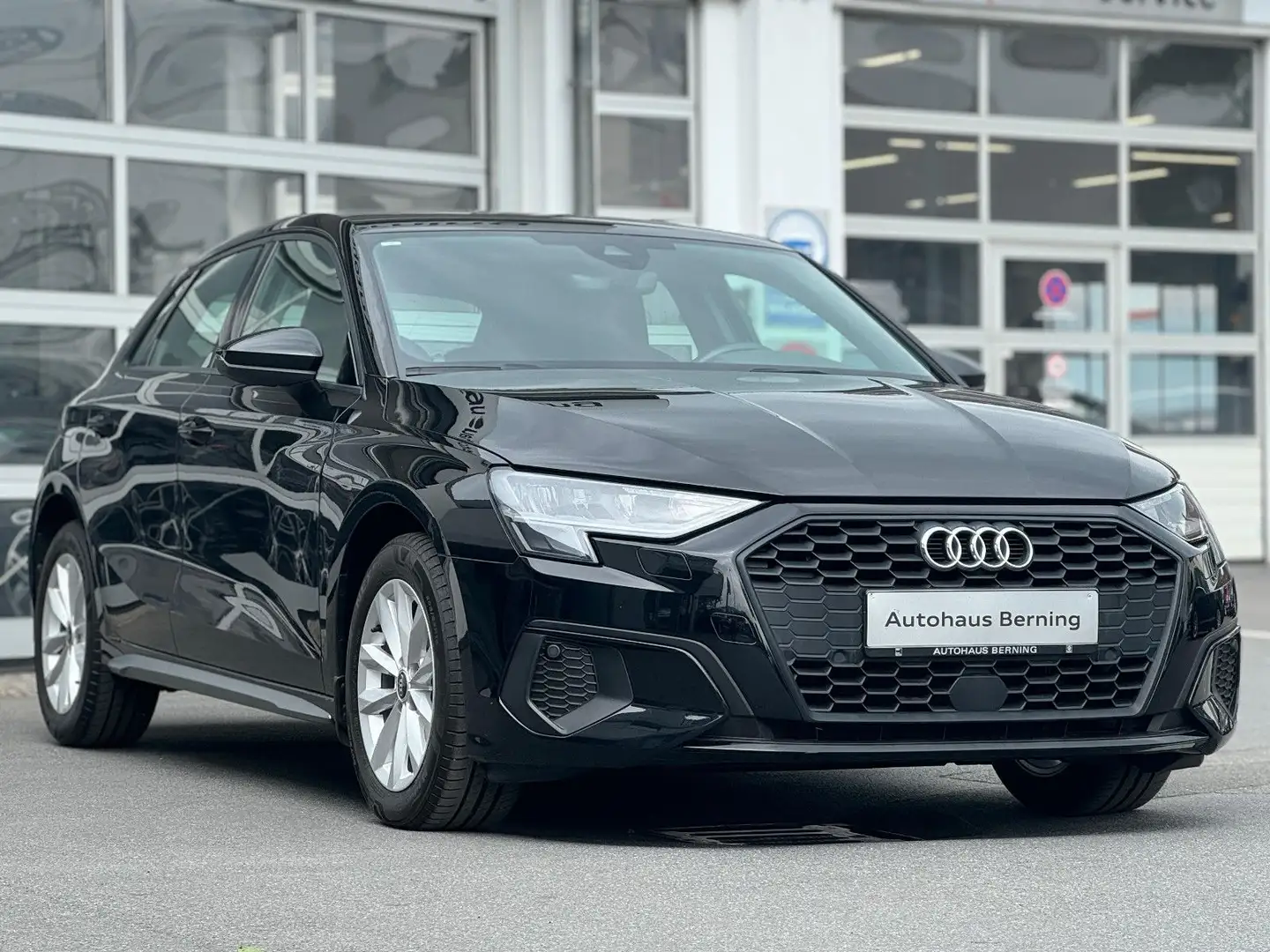 Audi A3 SPORTBACK 35TFSI VIRTUAL ACC SPORTSITZE Schwarz - 1