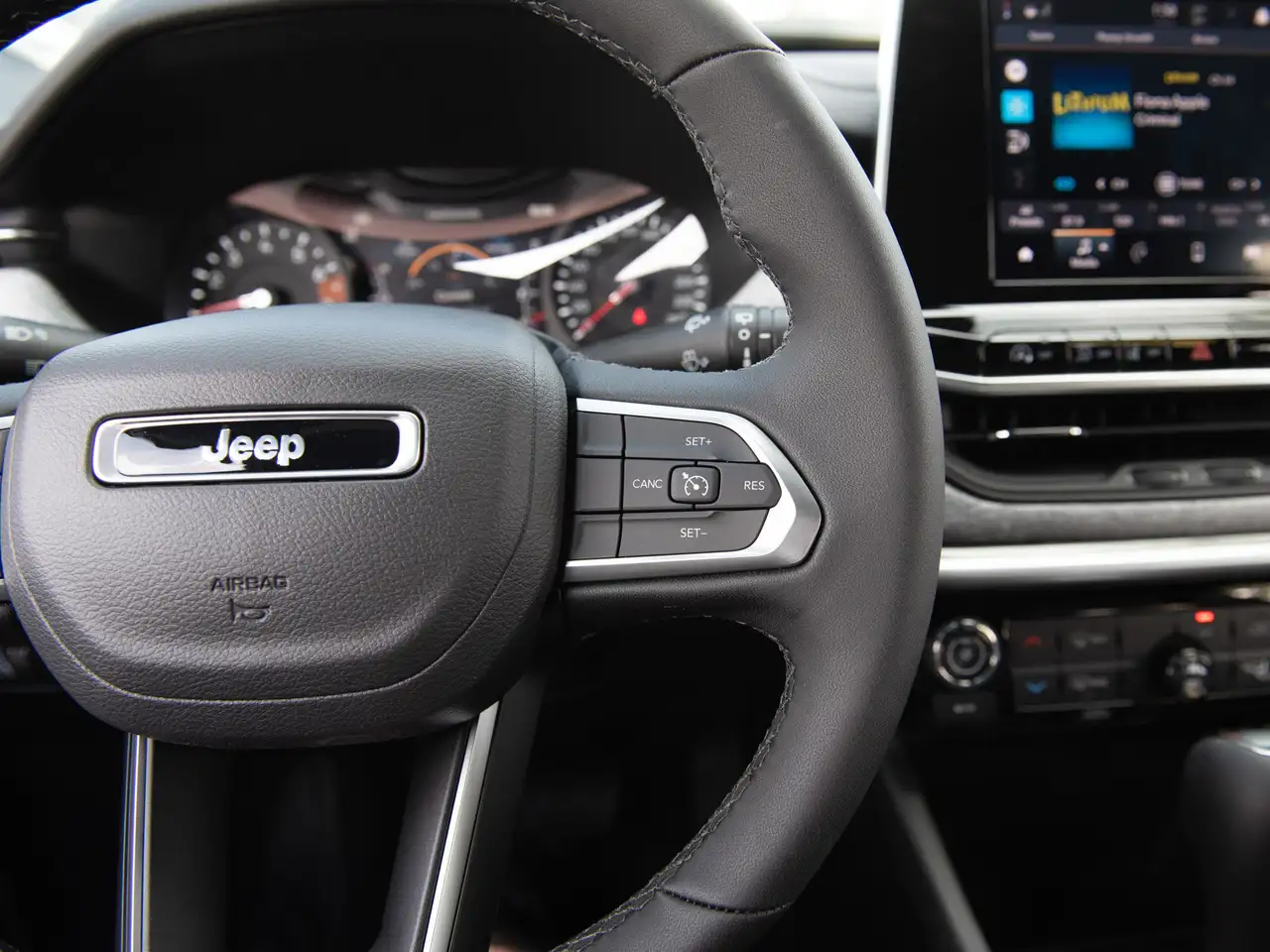 Jeep Compass снимка Jeep Compass