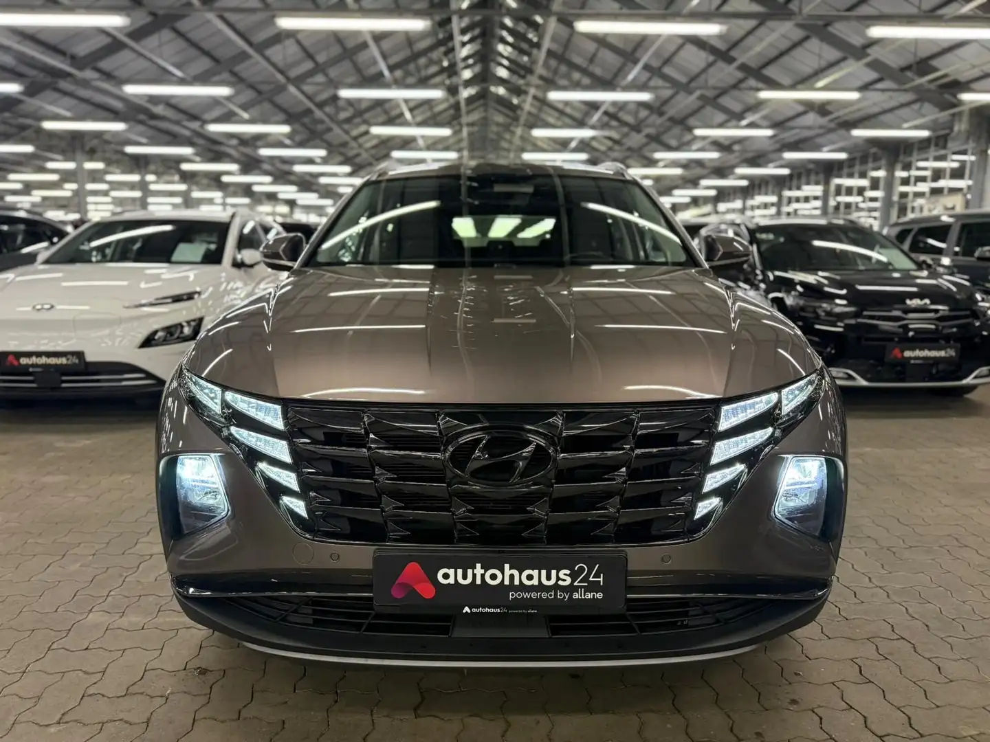 Hyundai TUCSON 1.6 T-GDI Trend Plug-In Hybrid 4WD Braun - 2