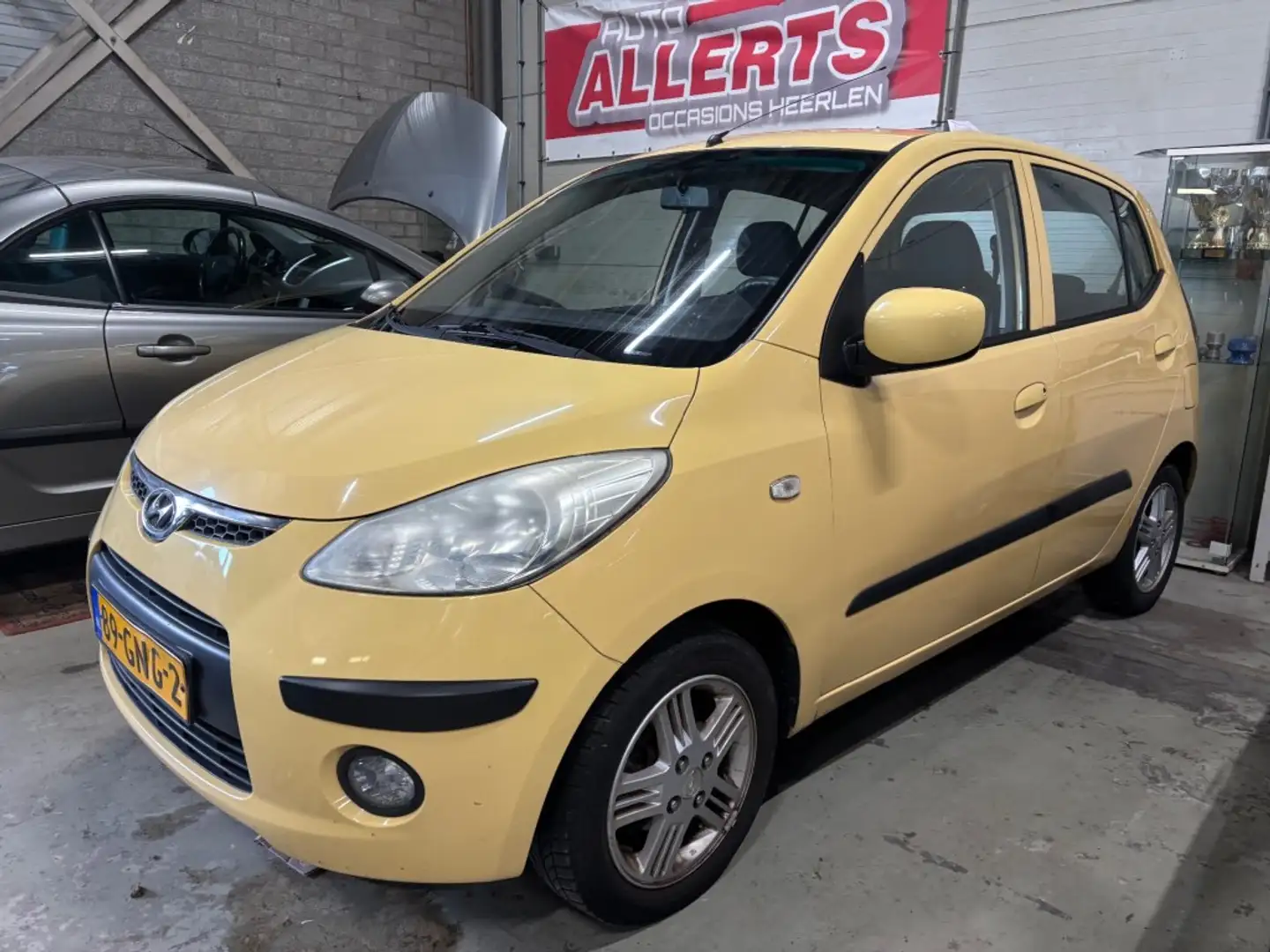 Hyundai i10 1.1 I-CATCHER AUTOMAAT Amarillo - 1