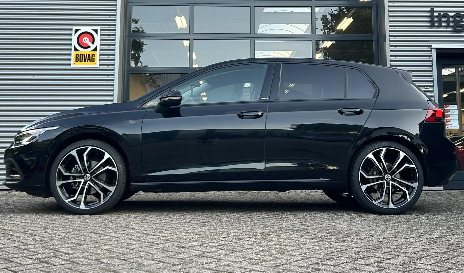 Volkswagen Golf 1.5 TSI 150PK Move l Sfeer verlichting l Electrisc Nero - 2
