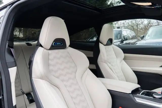 BMW M4 view 7