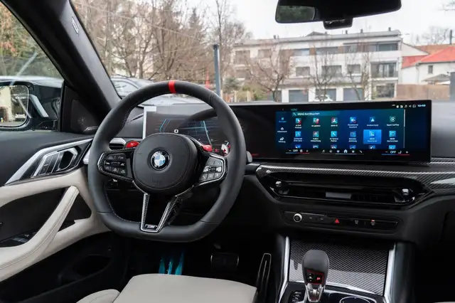 BMW M4 view 6