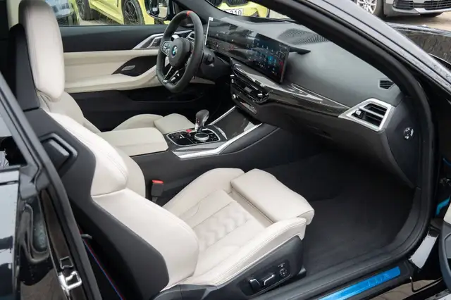 BMW M4 view 8