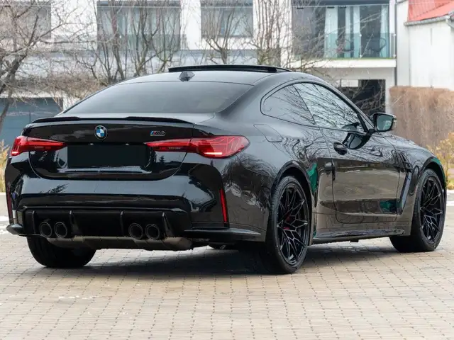 BMW M4 view 14