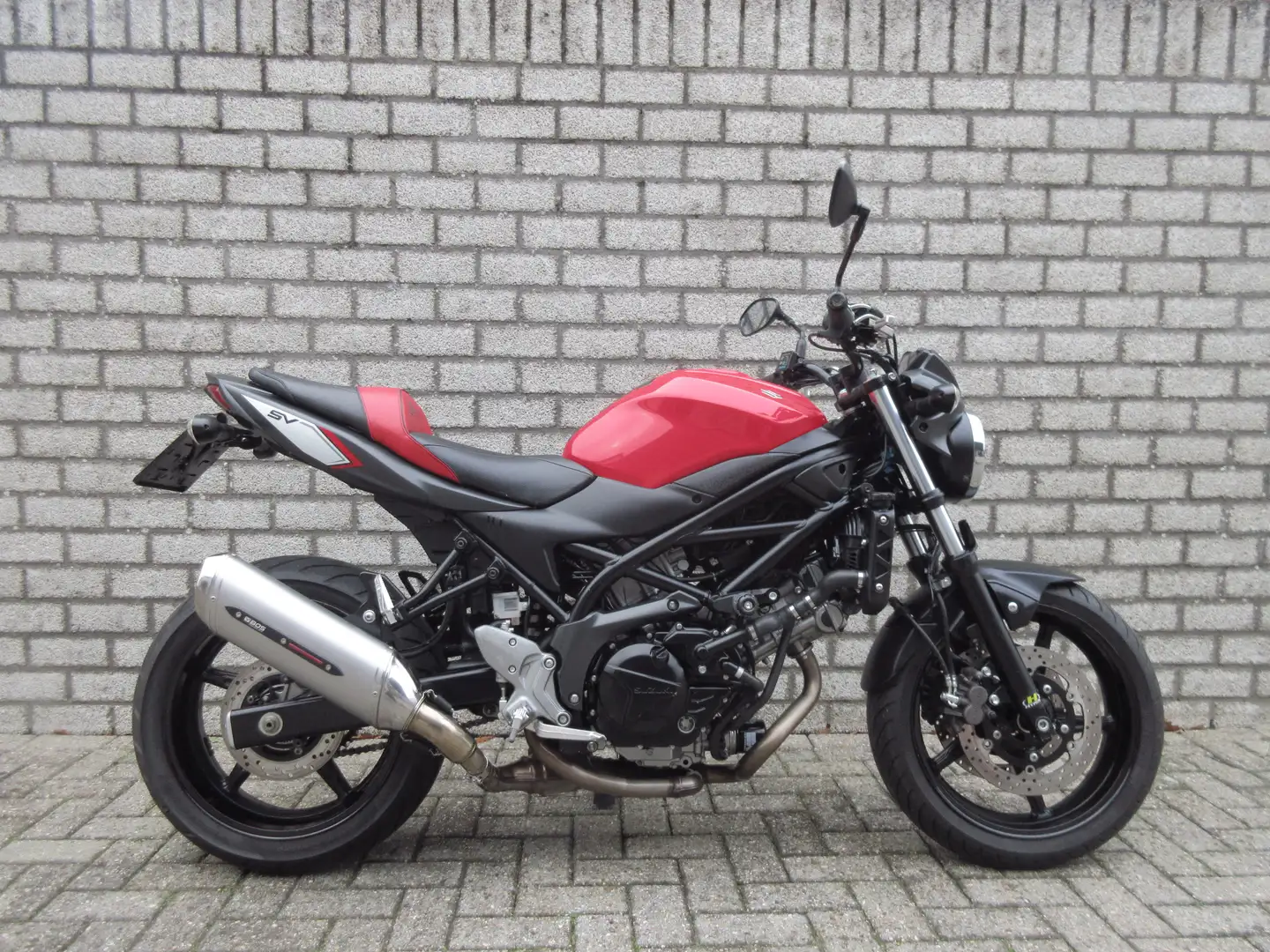 Suzuki SV 650 N ABS Rouge - 1
