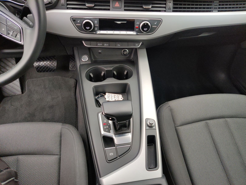 Audi A4 30 TDI S-Tronic, Tempomat, Fernlichassi — photo 11