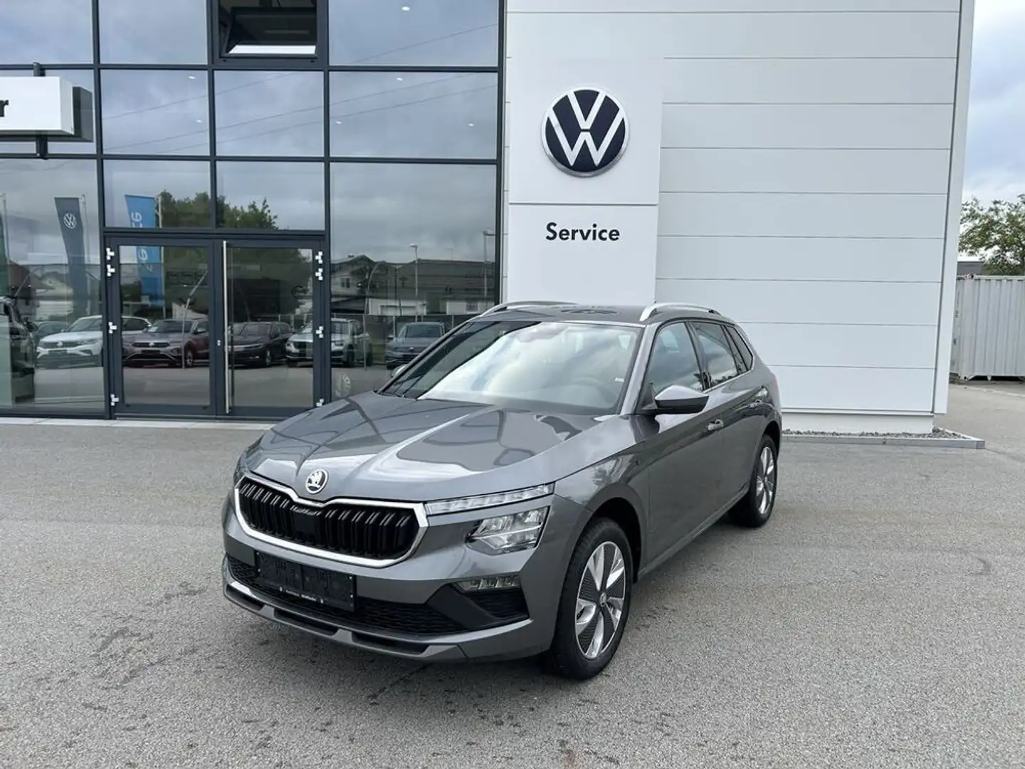 Skoda Kamiq TSI Sondermodell ''DRIVE'' Gris - 1