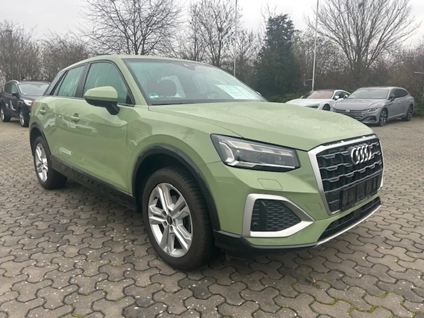 Audi Q2 TFSI "advanced", NP: 42.000 € Grün - 2