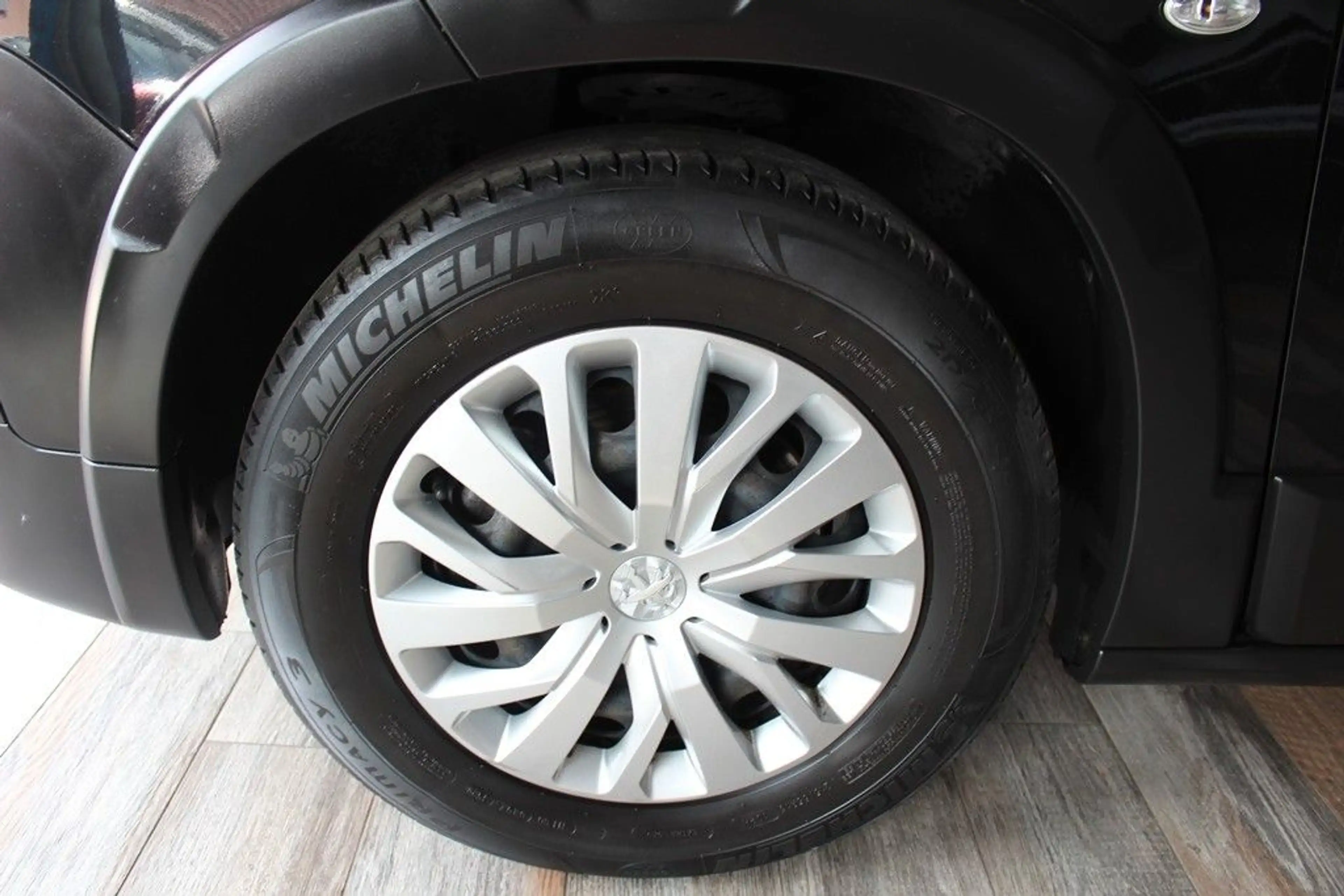 Peugeot Rifter L1 Active 1.2 PureTech 110*DAB*AHZV* — photo 10