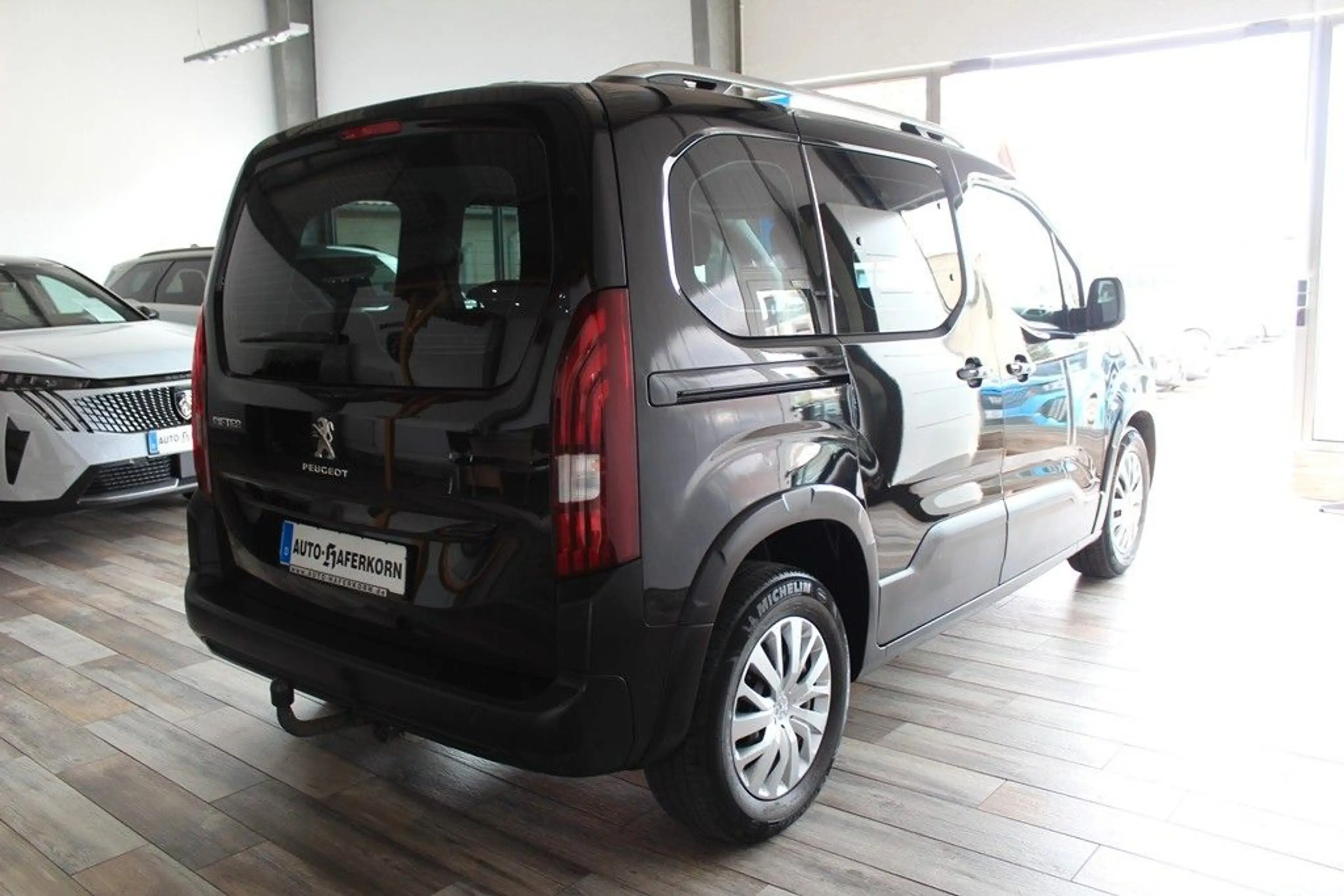 Peugeot Rifter L1 Active 1.2 PureTech 110*DAB*AHZV* — photo 9