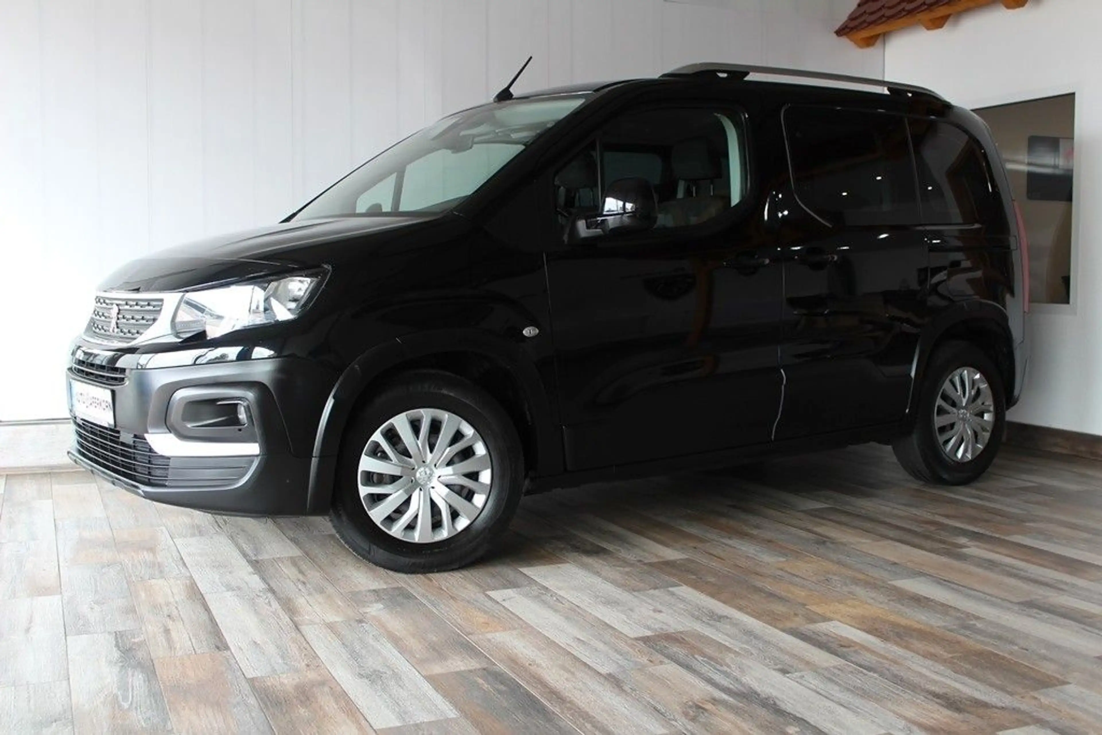Peugeot Rifter L1 Active 1.2 PureTech 110*DAB*AHZV* — photo 3