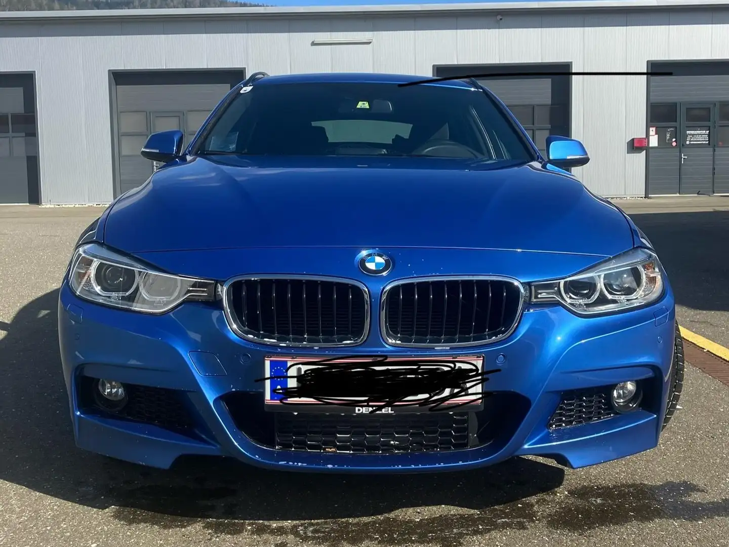 BMW 318 318d xDrive M-Paket Blau - 1
