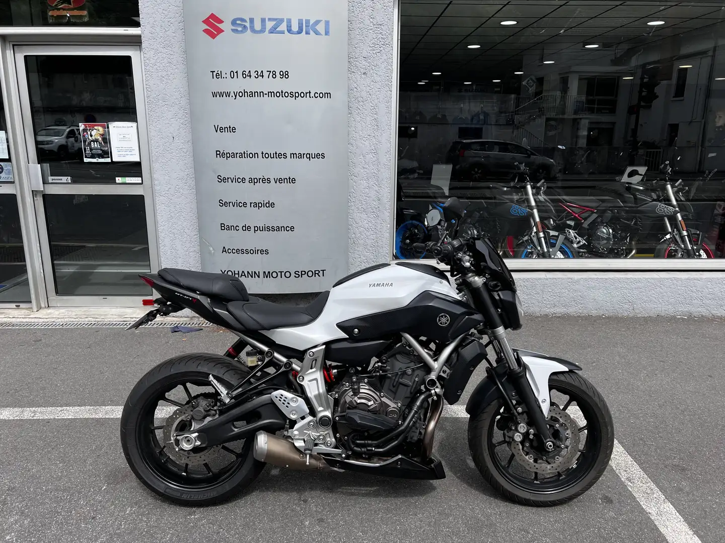 Yamaha MT-07 Blanc - 1